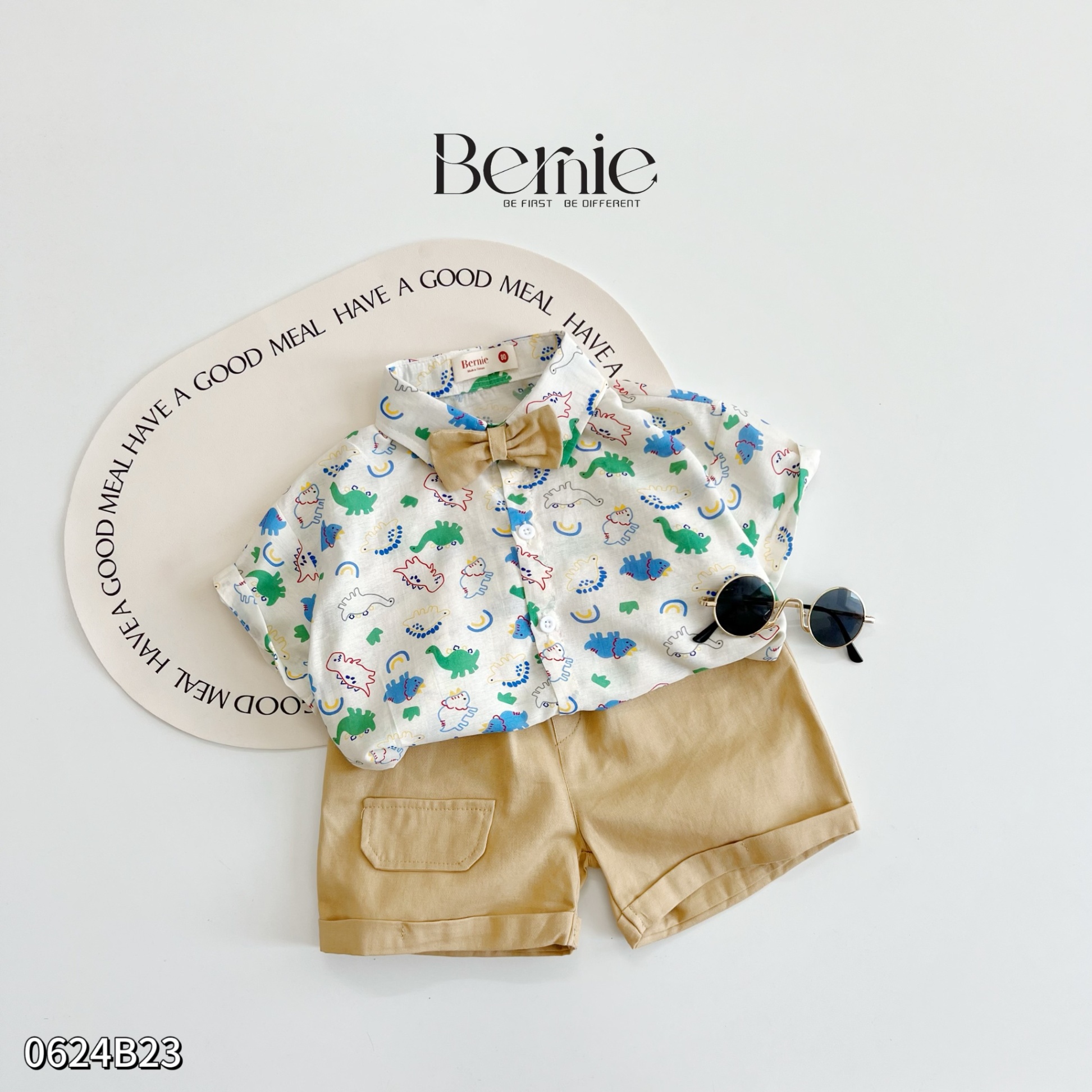 Set sơ mi cộc họa tiết kèm nơ phối quần short Bernie cho bé
