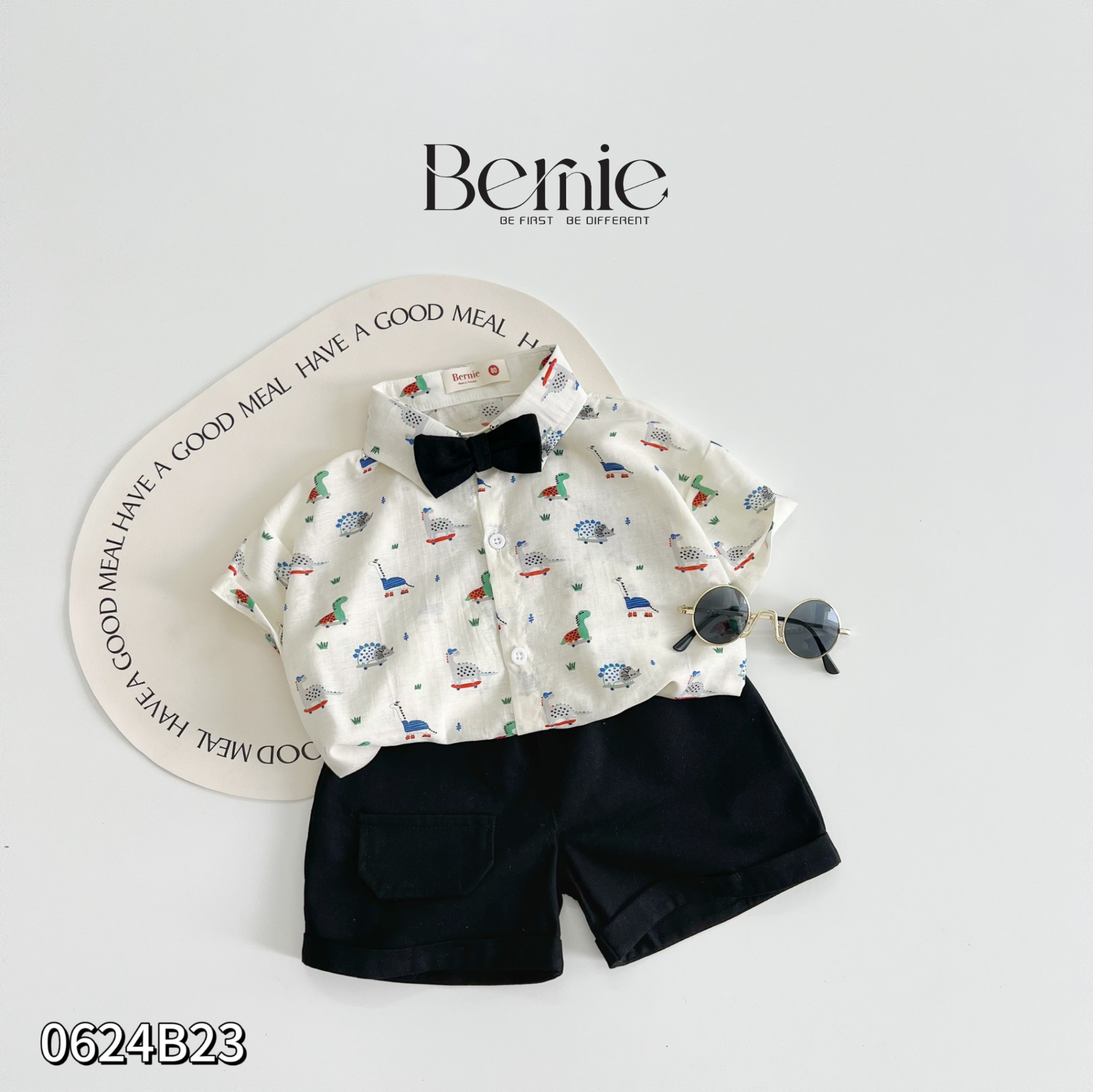 Set sơ mi cộc họa tiết kèm nơ phối quần short Bernie cho bé