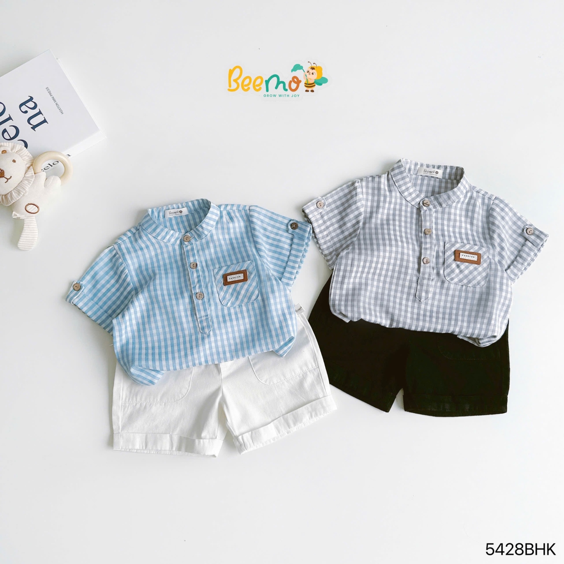 Set sơ mi kẻ cổ tàu phối túi tag da Beemo