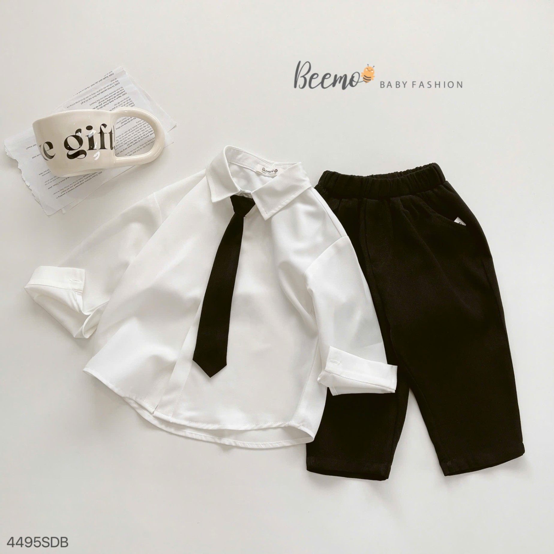 Set sơ trắng mi dài tay vải trượt Hàn kèm cà vạt phối quần baggy lưng thun Beemo cho bé