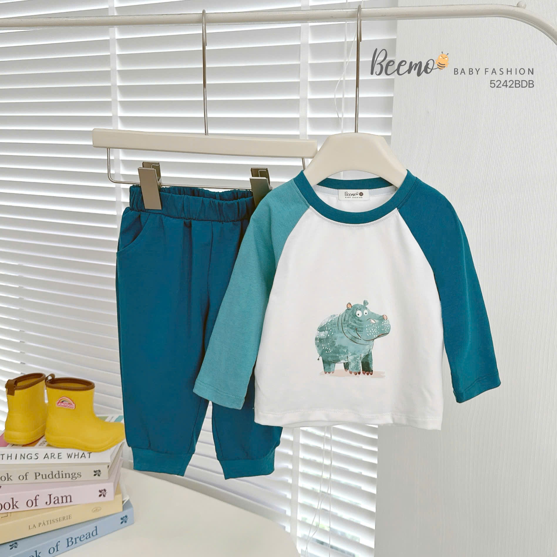 Set thun co giãn phối tay raglan in hình dễ thương Beemo