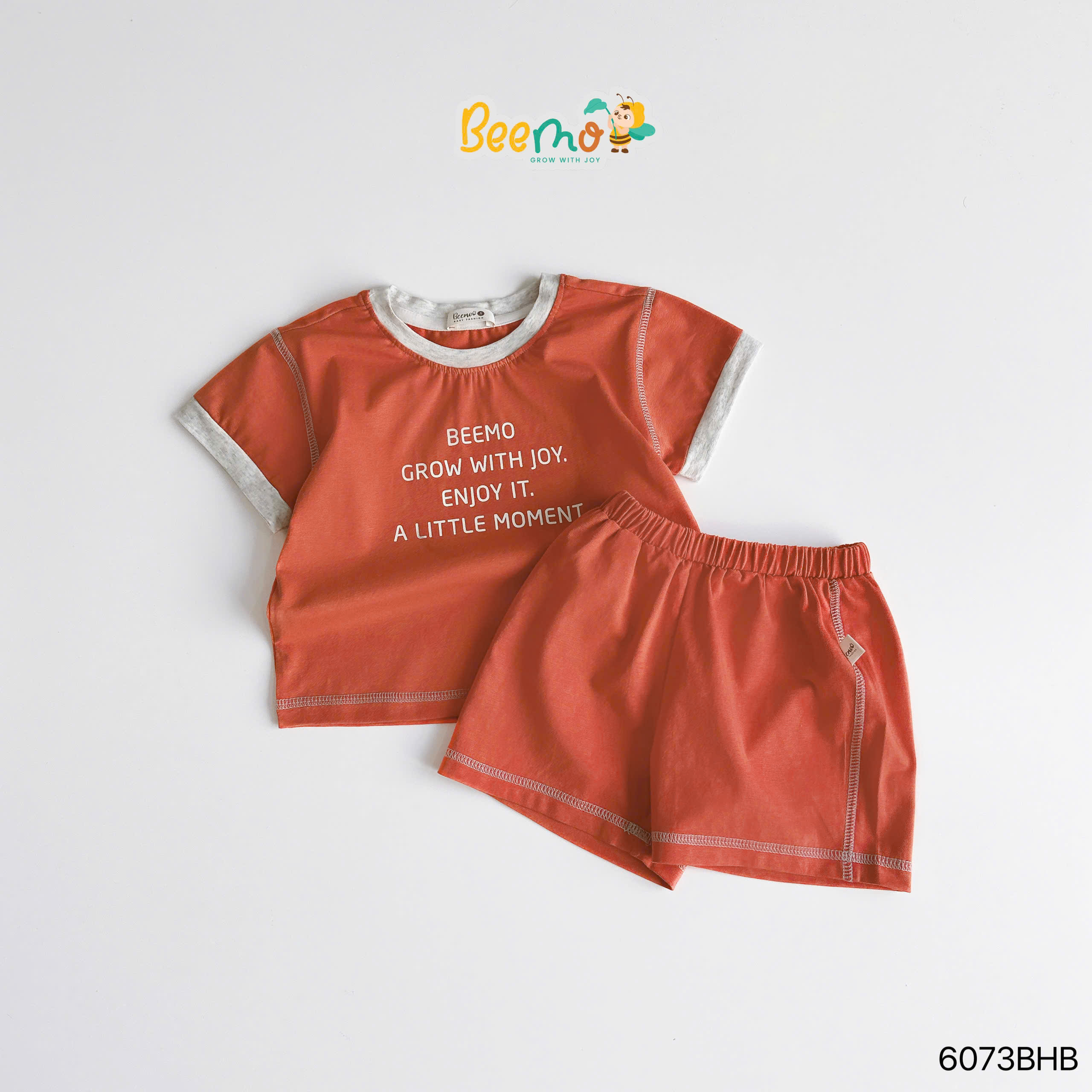Set thun cộc tay chỉ nổi hình in chữ Beemo