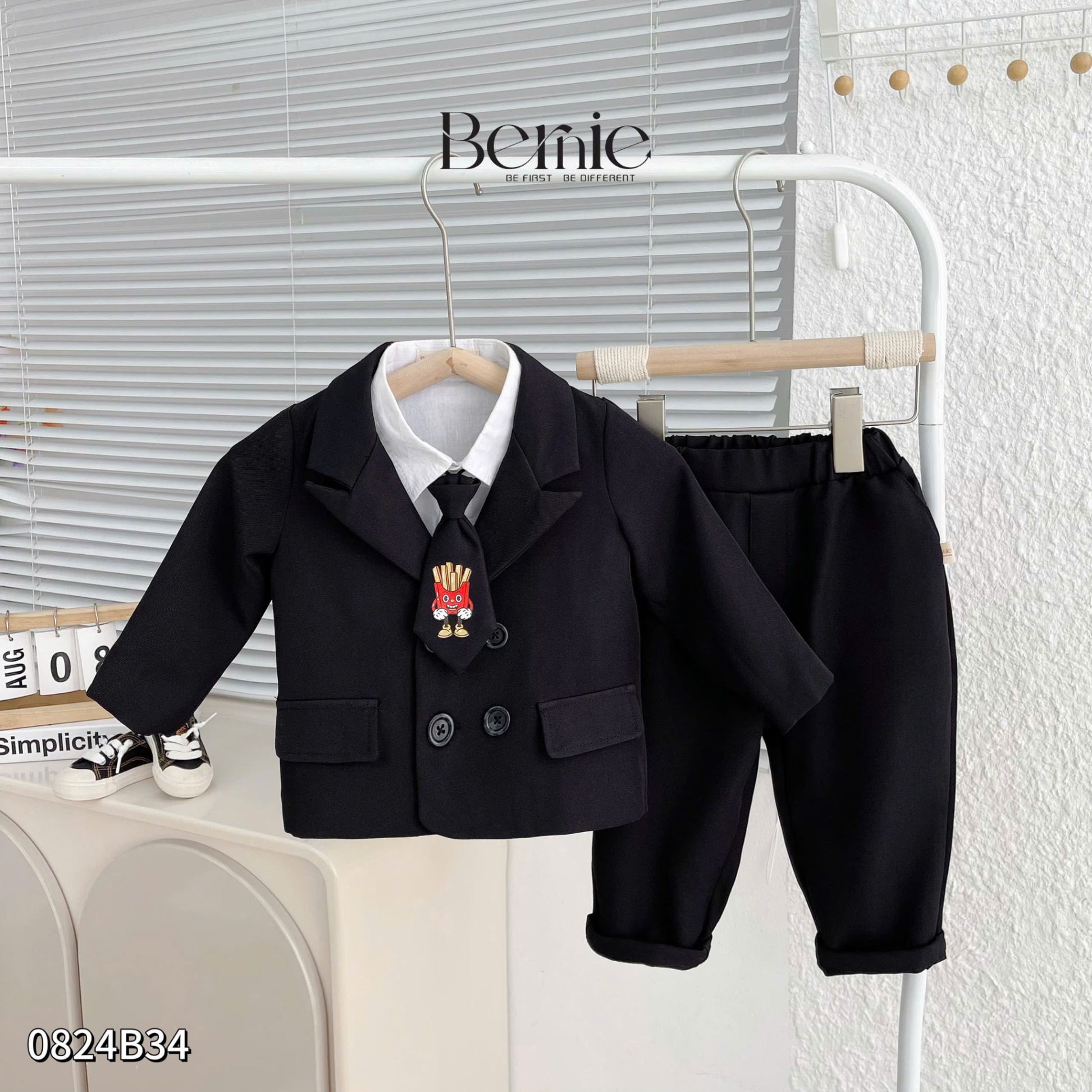 Set vest chéo 4 khuy cà vạt in bé trai Bernie