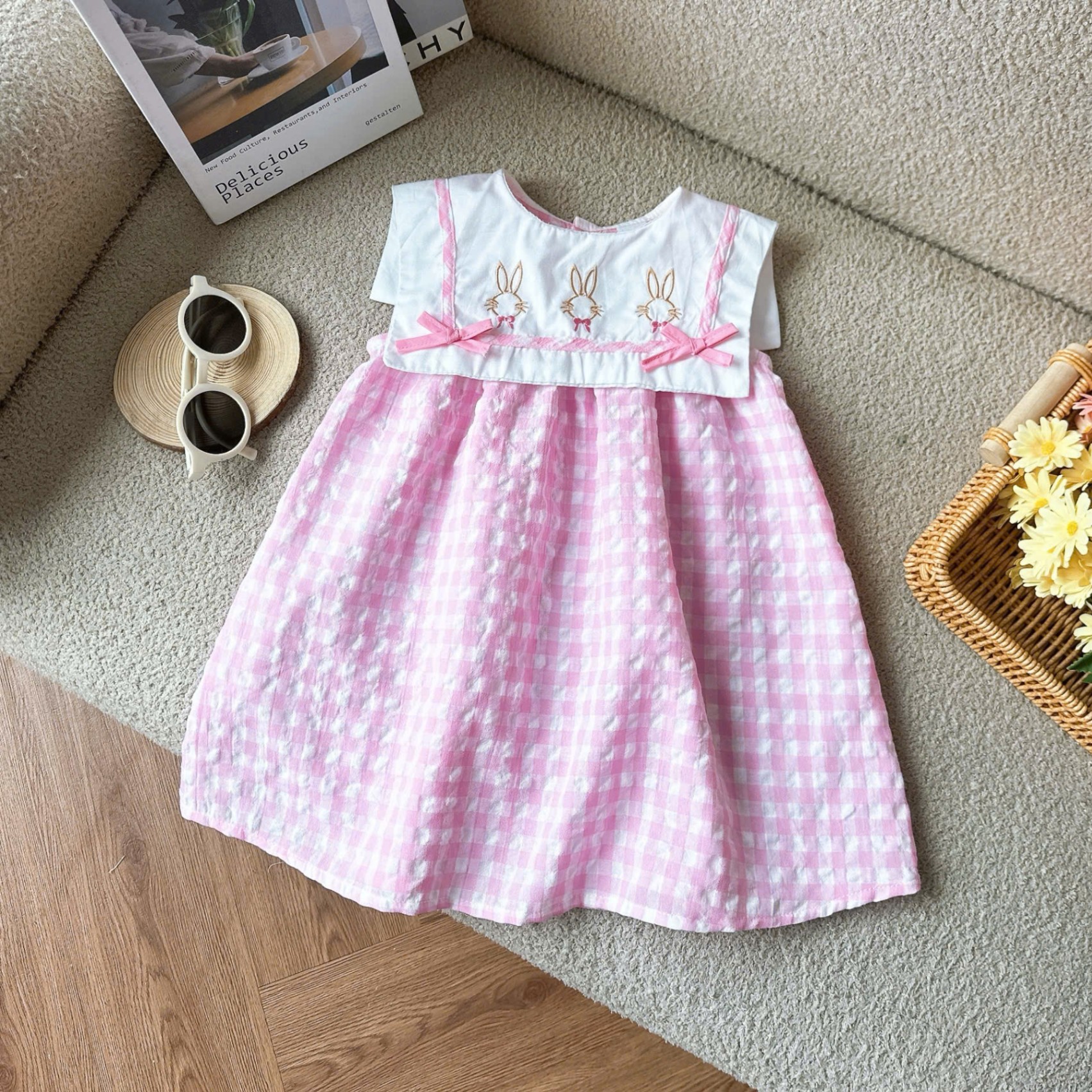 Váy thêu thỏ con đính nơ OPKIDS
