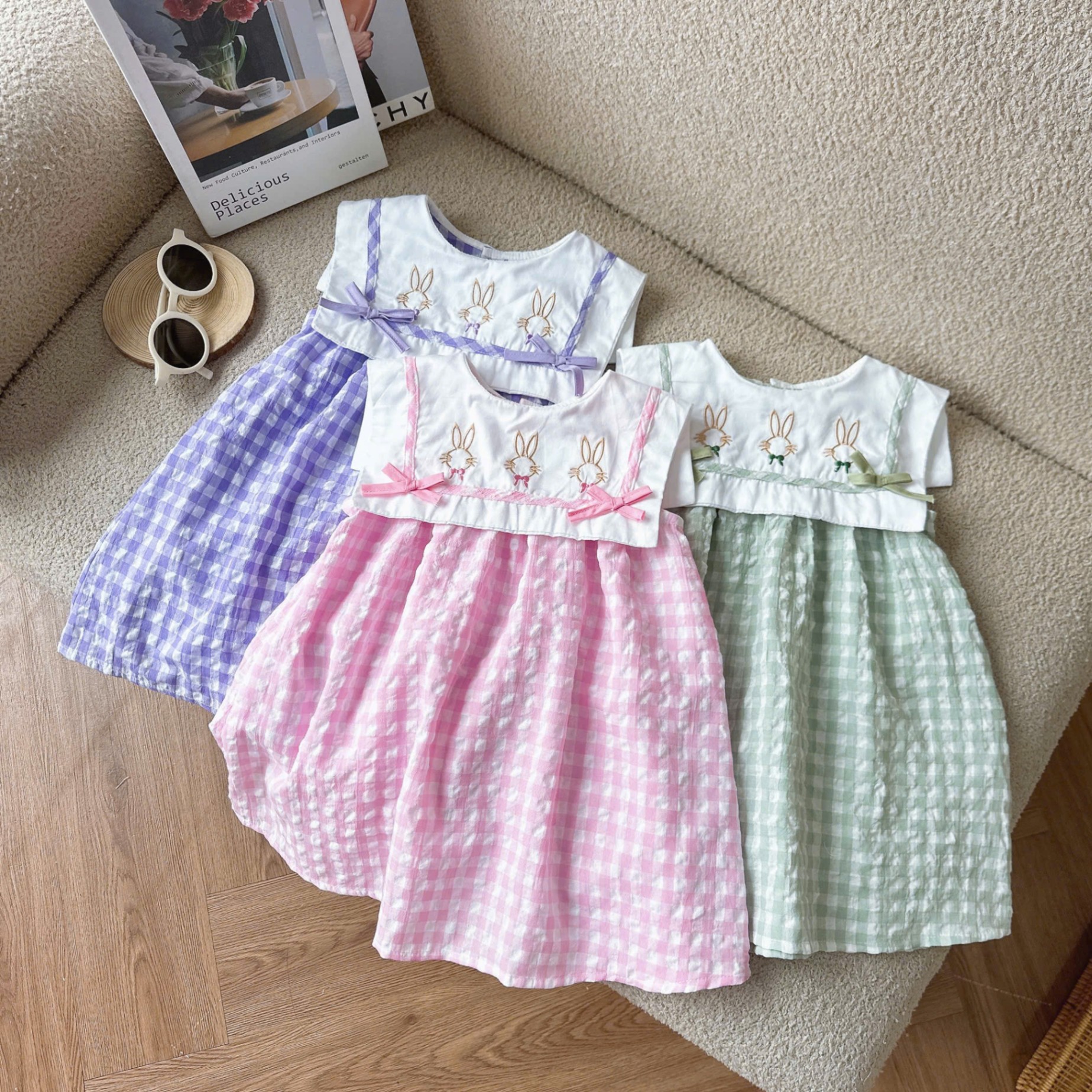 Váy thêu thỏ con đính nơ OPKIDS
