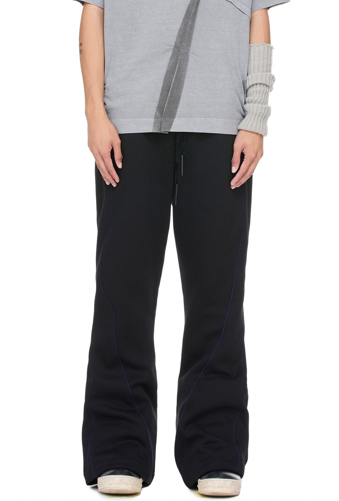 BEUTER® BLACK FLARE SWEATPANTS