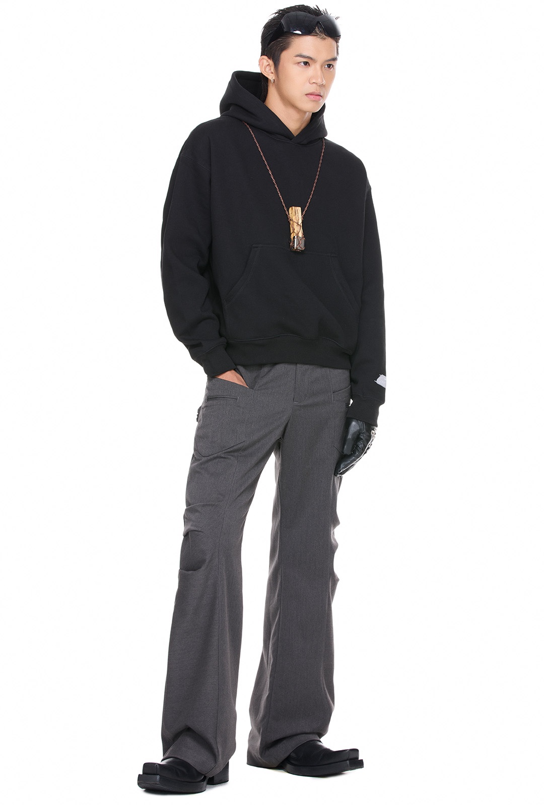 BEUTER® BLANK HOODIE - BLACK