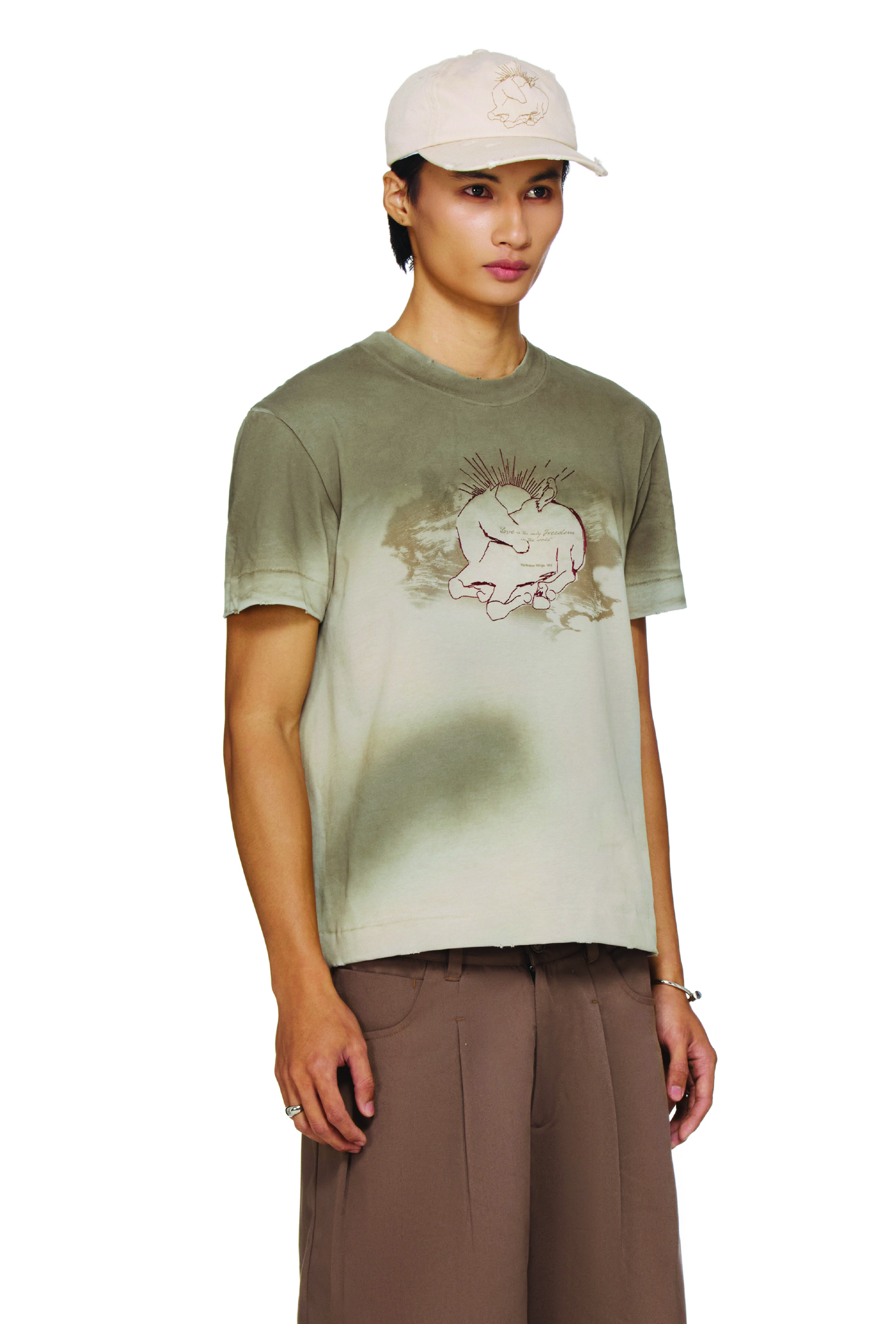 BEUTER® “UNCAGED HEART” SPRAY CLASSIC T-SHIRT - BEIGE