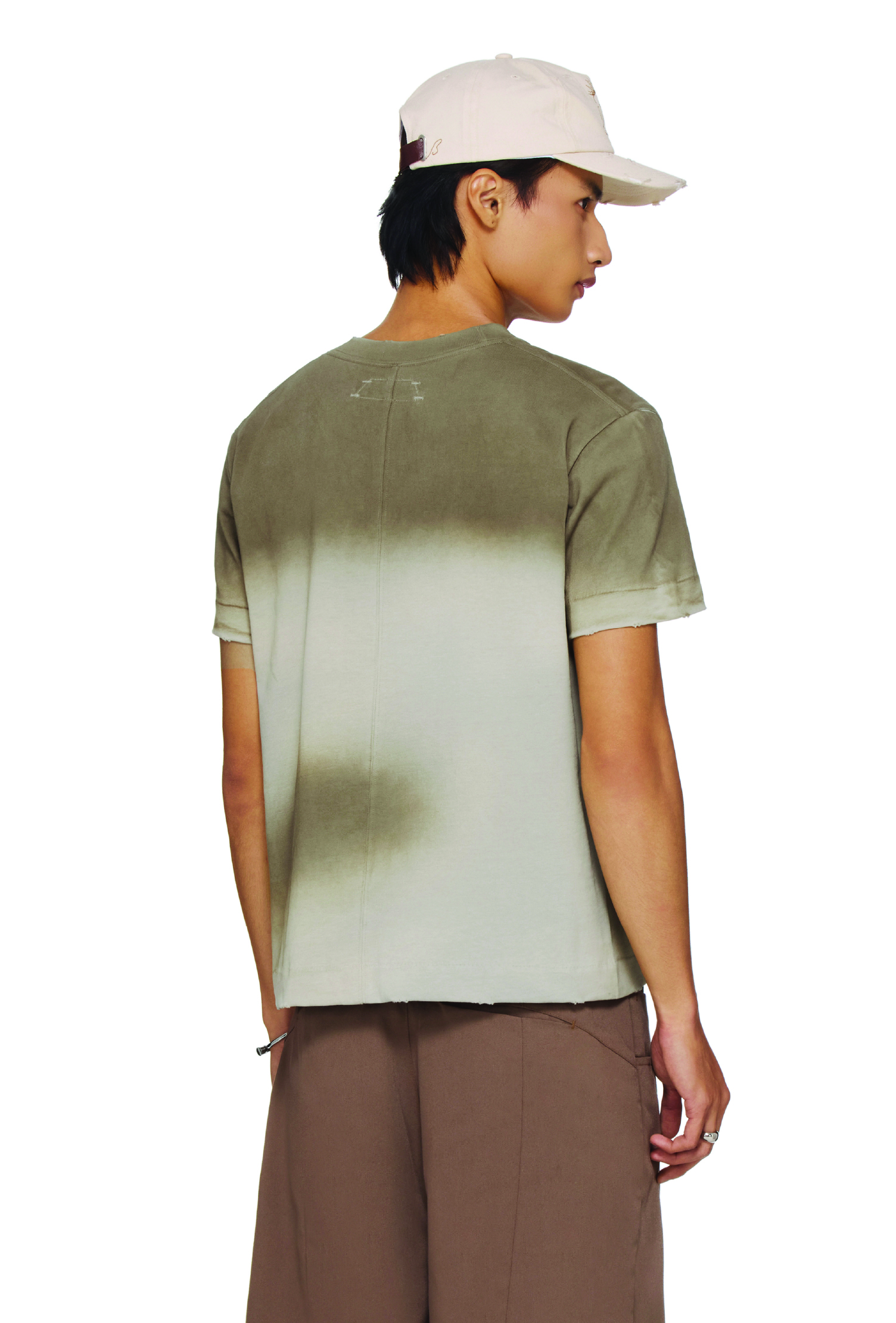 BEUTER® “UNCAGED HEART” SPRAY CLASSIC T-SHIRT - BEIGE