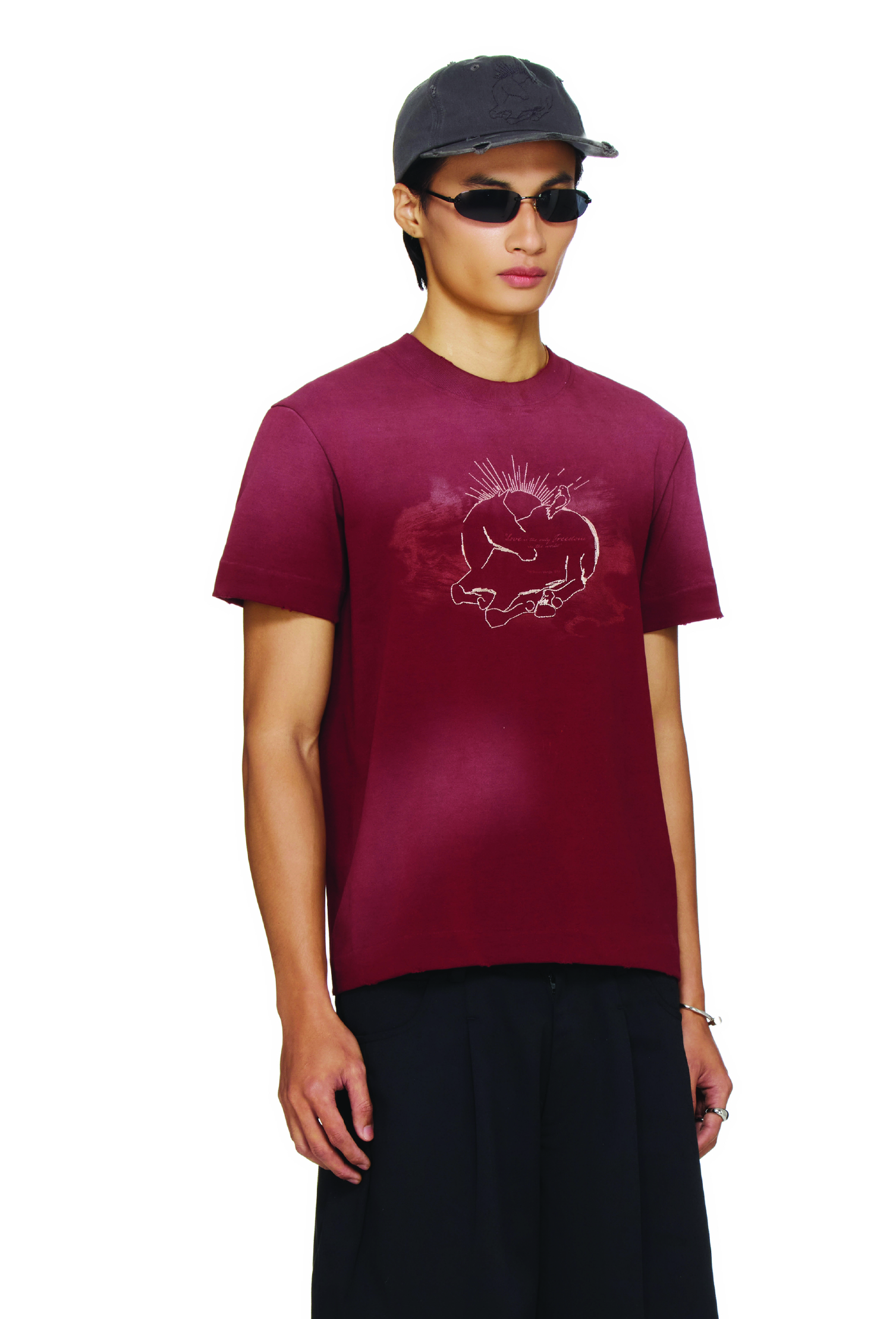 BEUTER® “UNCAGED HEART” SPRAY CLASSIC T-SHIRT - BURGUNDY