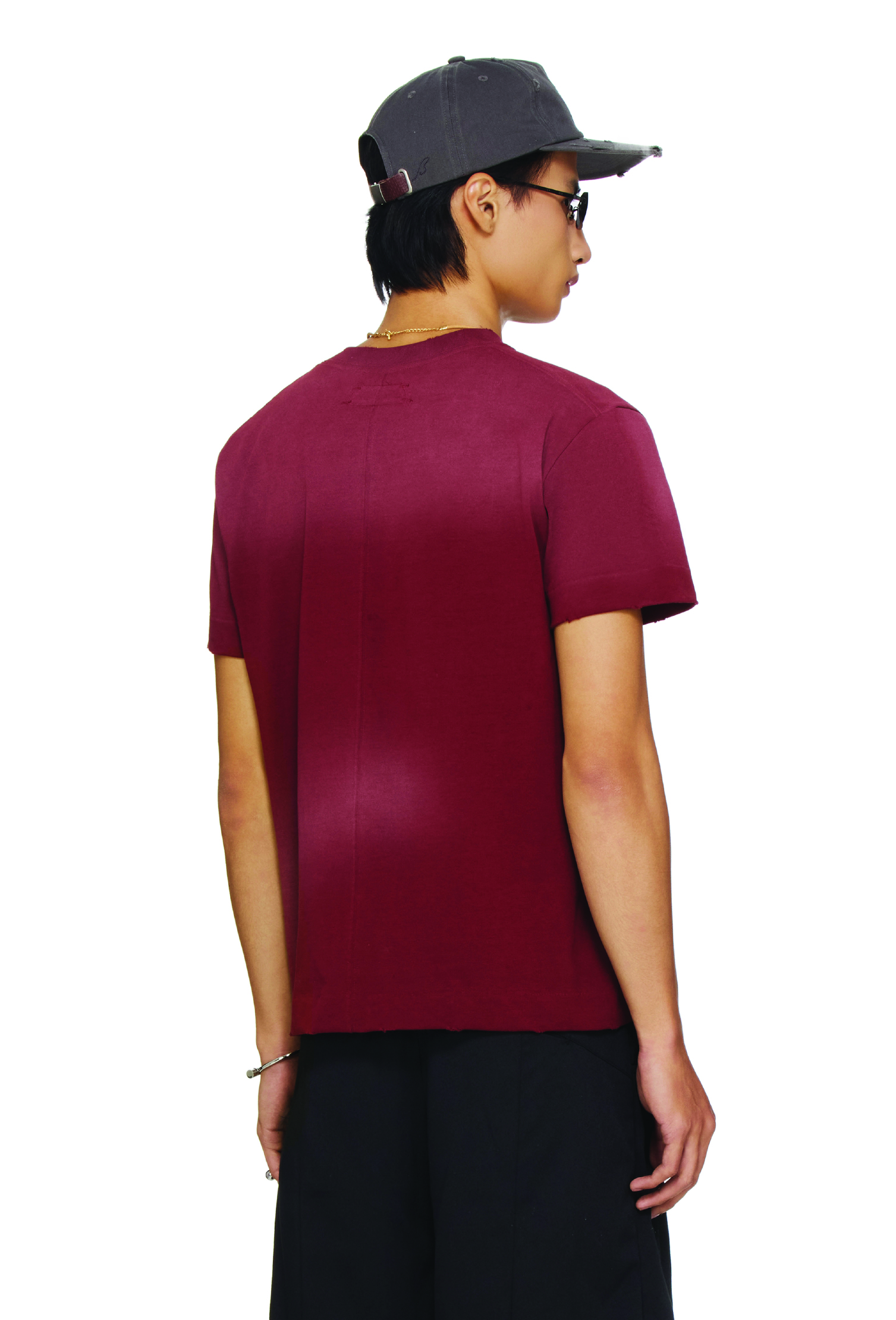 BEUTER® “UNCAGED HEART” SPRAY CLASSIC T-SHIRT - BURGUNDY