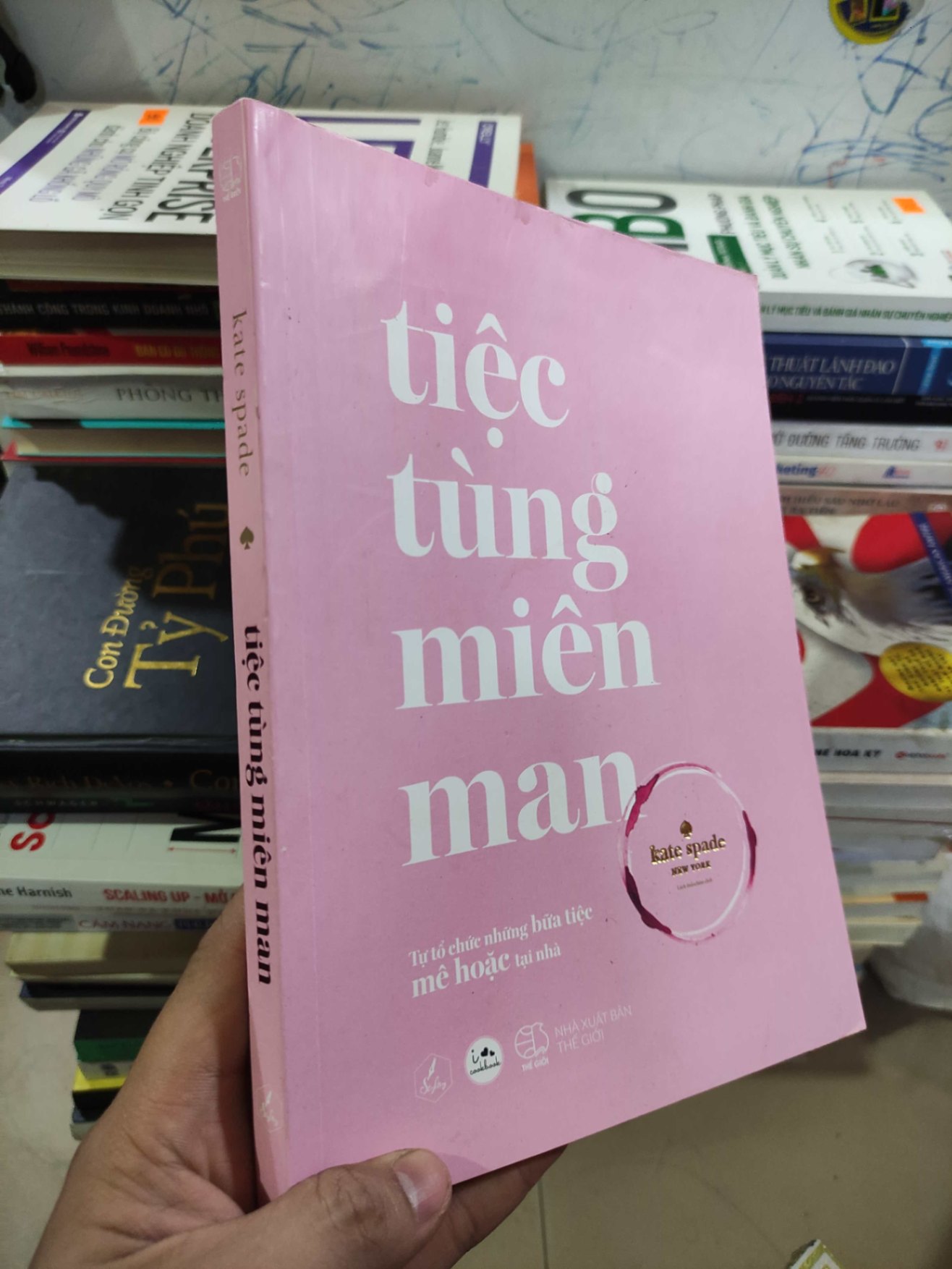 Tiệc tùng miên man tổ chức những bữa tiệc mê hoặc tại nhàHCM01/03 (NSX)