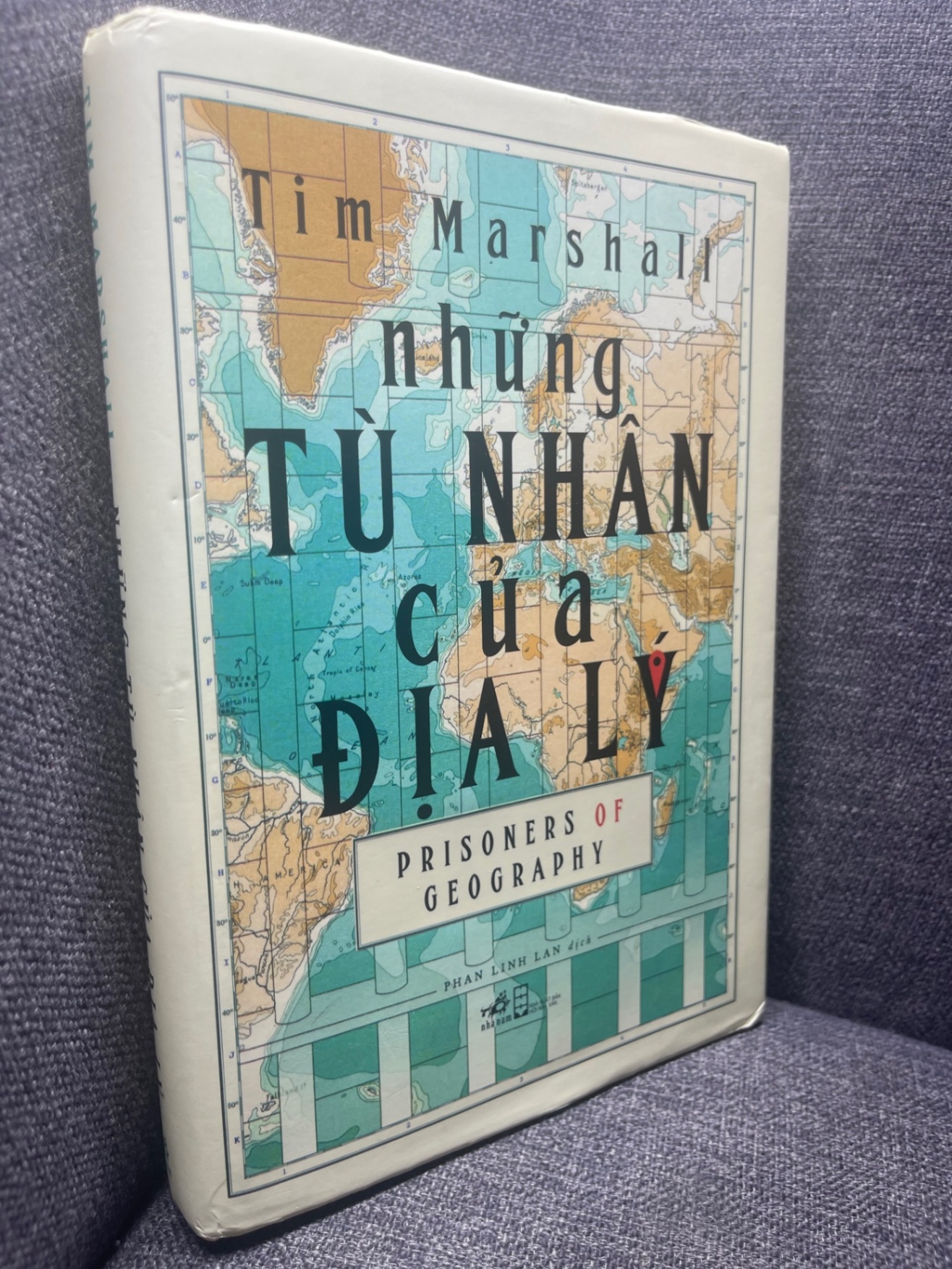 Những tù nhân của địa lý Tim Marshall 2021 mới 90% bìa cứng HPB0405