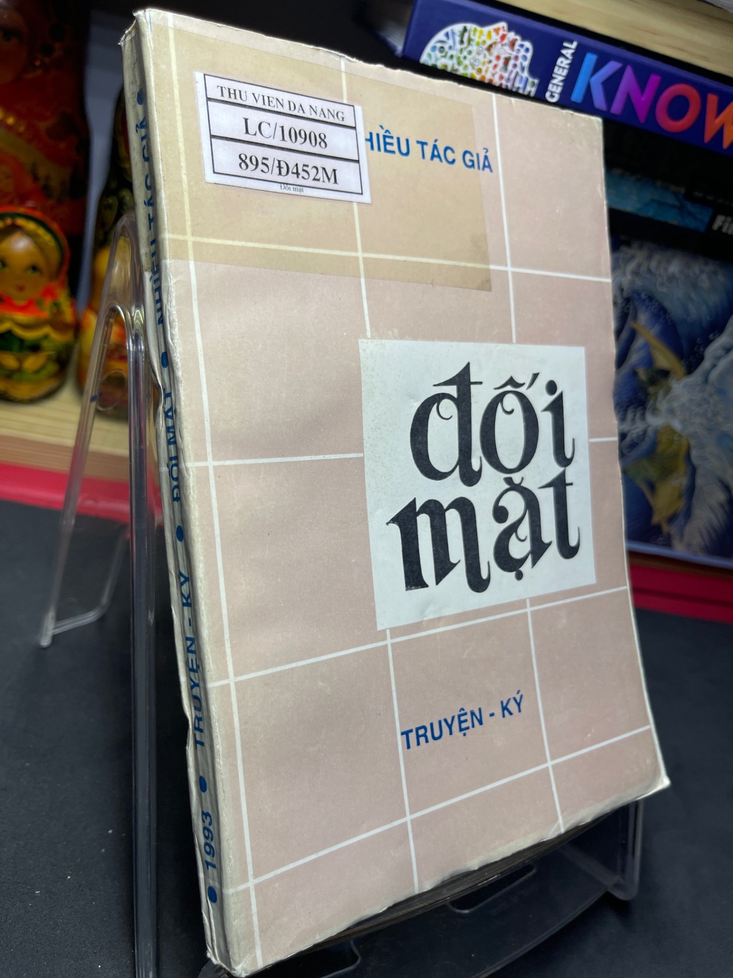 Đối mặt 1993 mới 50% ố vàng nặng Nhiều tác giả HPB0906 SÁCH VĂN HỌC (NSX)