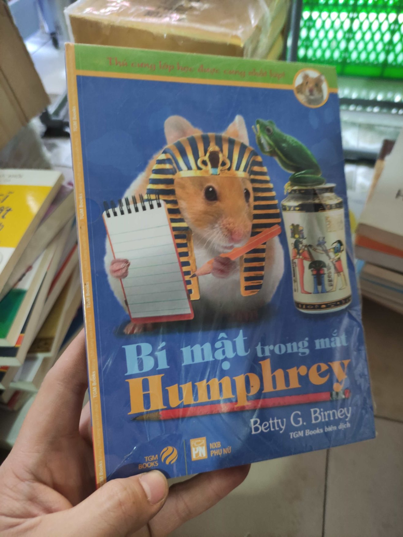 Bí mật trong mắt HumphreyHCM01/03