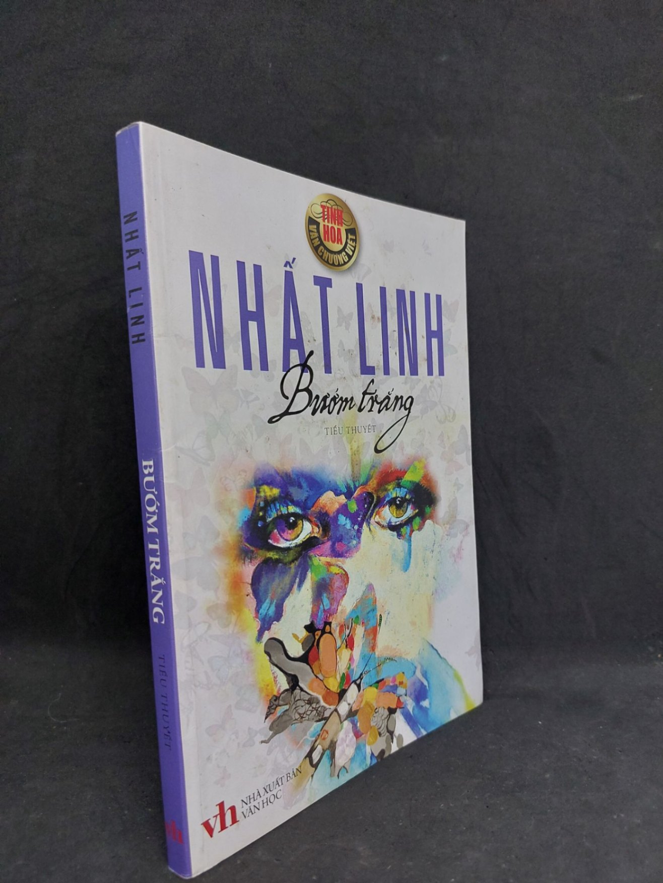 Bướm trắng - Tủ sach văn học - Nhất Linh, mới 80% 2018 HCM1508
