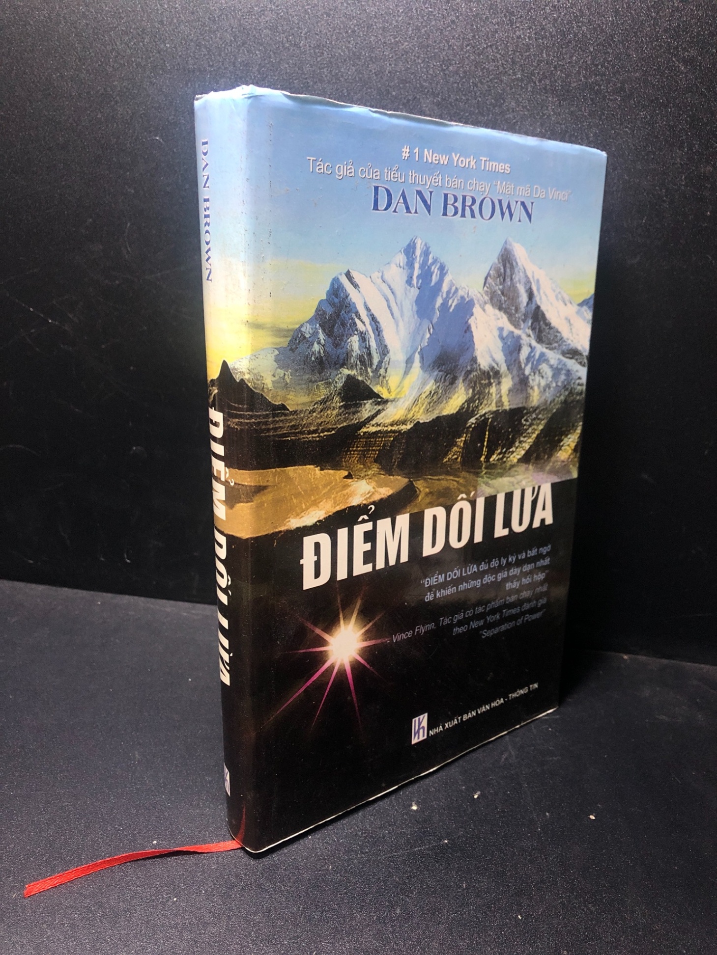 Điểm dối lừa bìa cứng Dan Brown năm 2014 mới 70% ố vàng rách nhẹ HCM2311 (NSX)