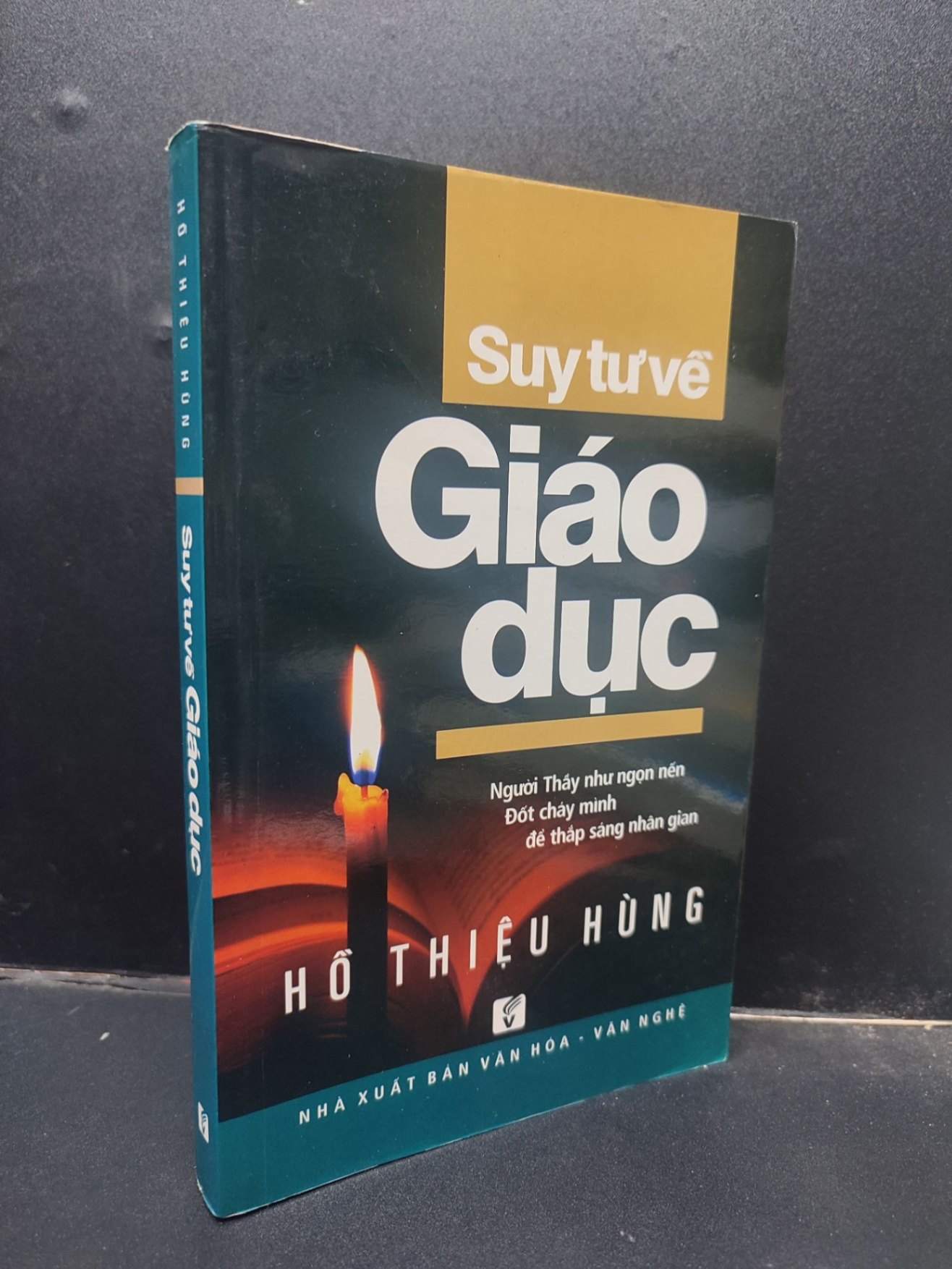 Suy tư về giáo dục - Hồ Thiệu Hùng 2011 mới 80% bẩn ố nhẹ HCM0305 giáo dục (NSX)