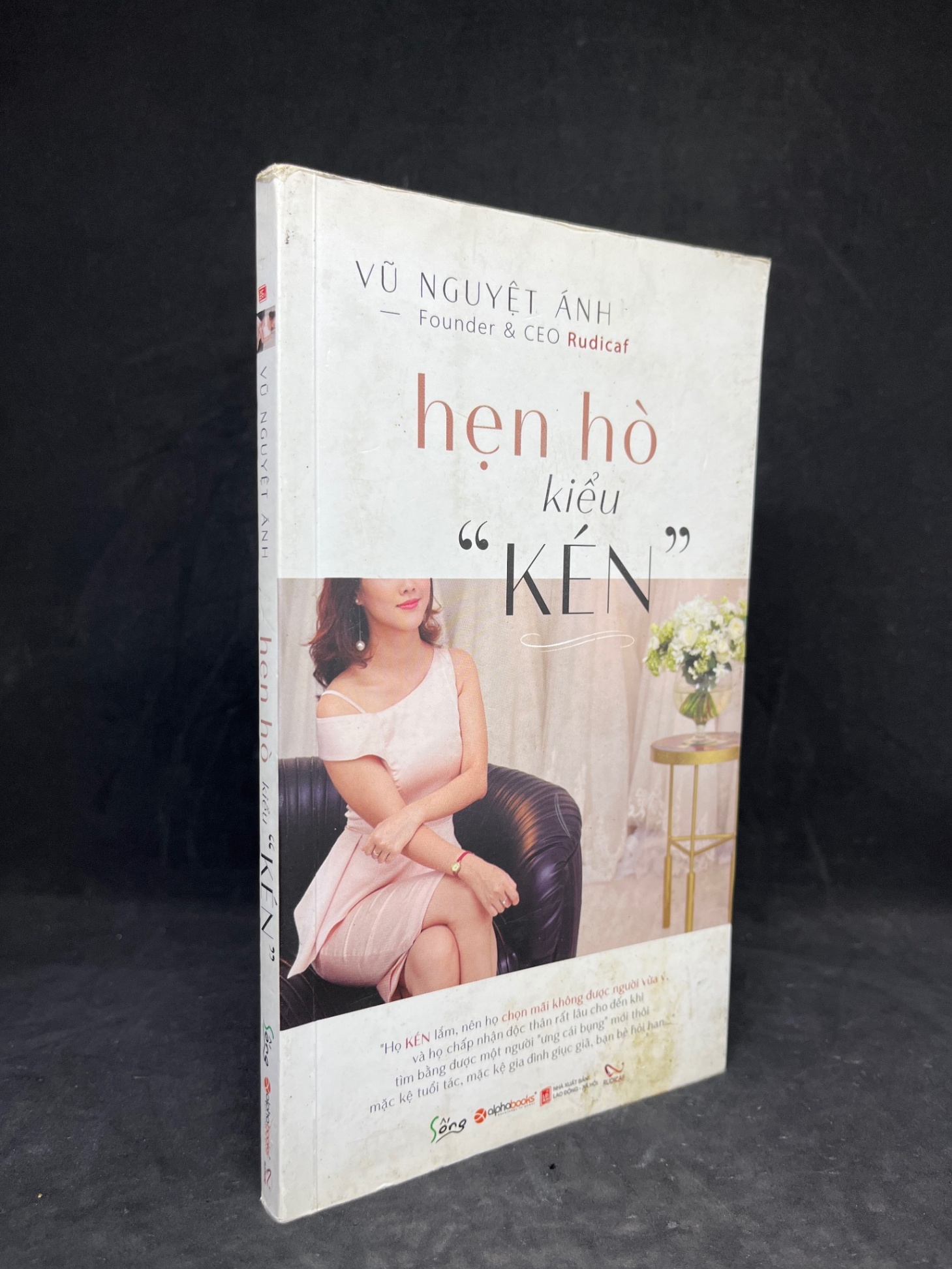 Hẹn hò kiểu “Kén” mới 80% HCM2704