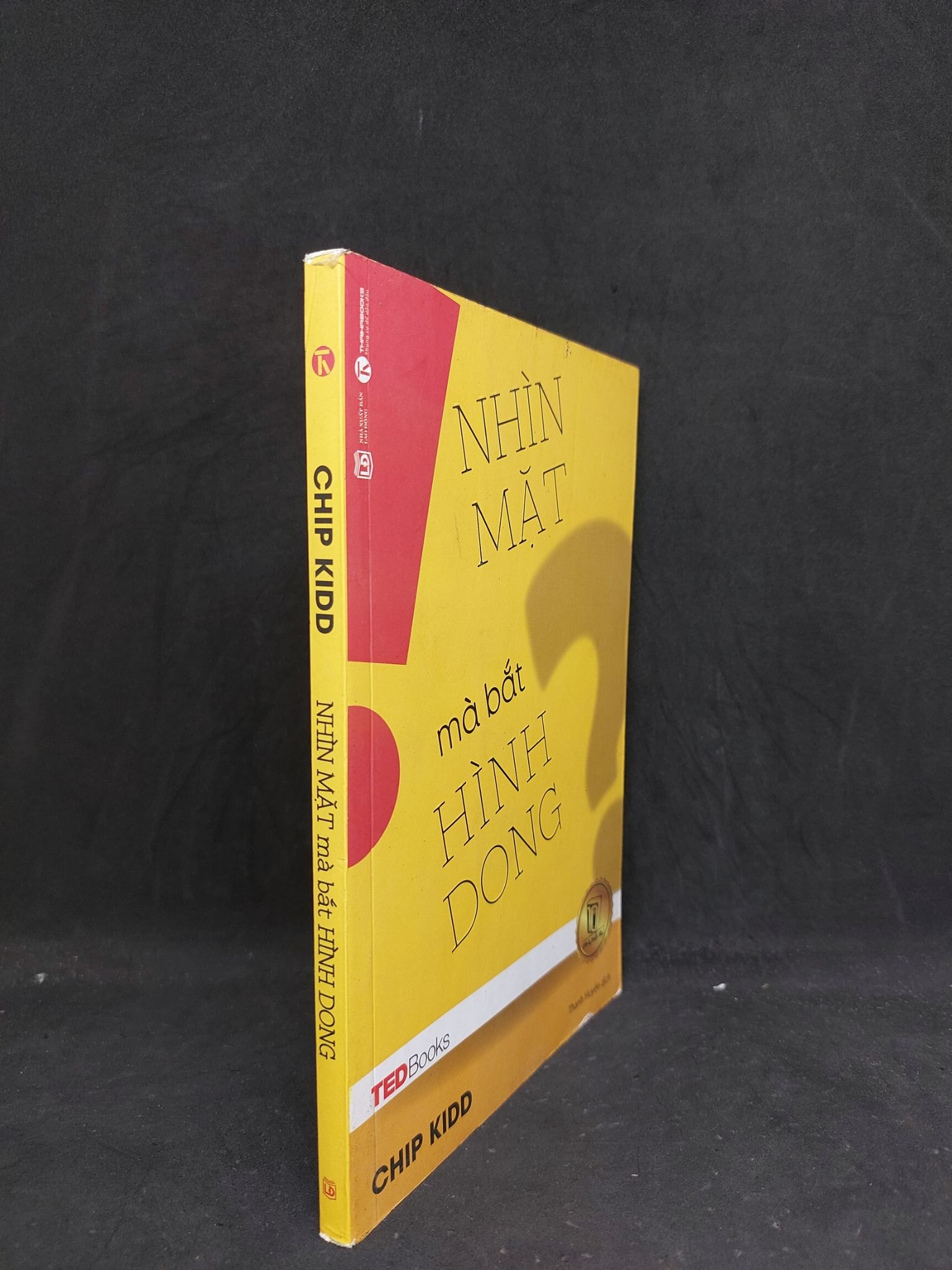 Nhìn mặt bắt hình dong mới 90% 2017 sách in màu Chip Kidd HCM2606