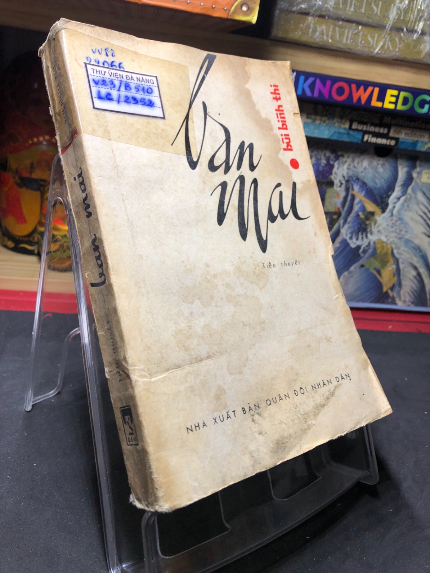 Ban mai 1980 mới 50% ố vàng nặng Bùi Bình Thi HPB0906 SÁCH VĂN HỌC (NSX)
