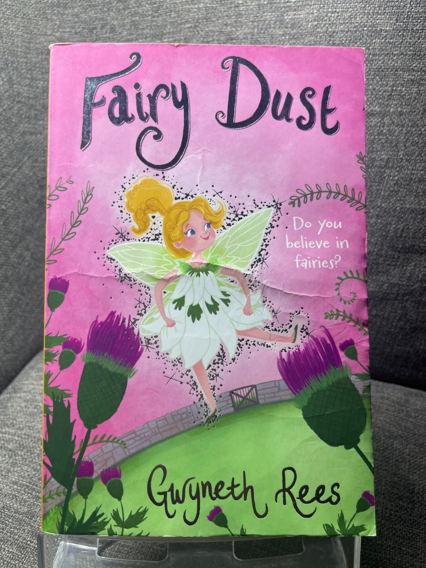 Fairy dust mới 80% ố ẩm góc sách truyện tranh ngoại văn và thiếu nhi Gwyneth Rees HPB1605 SÁCH NGOẠI VĂN (NSX)