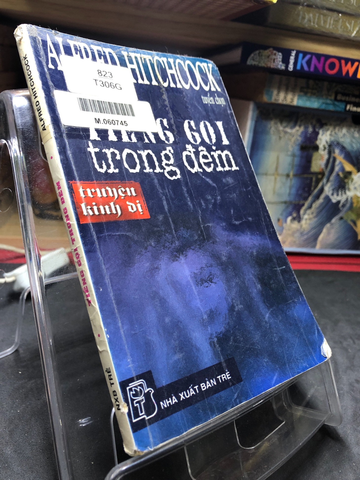 Tiếng gọi trong đêm 2000 mới 60% ố bẩn Alfred Hitchcook HPB0906 SÁCH VĂN HỌC