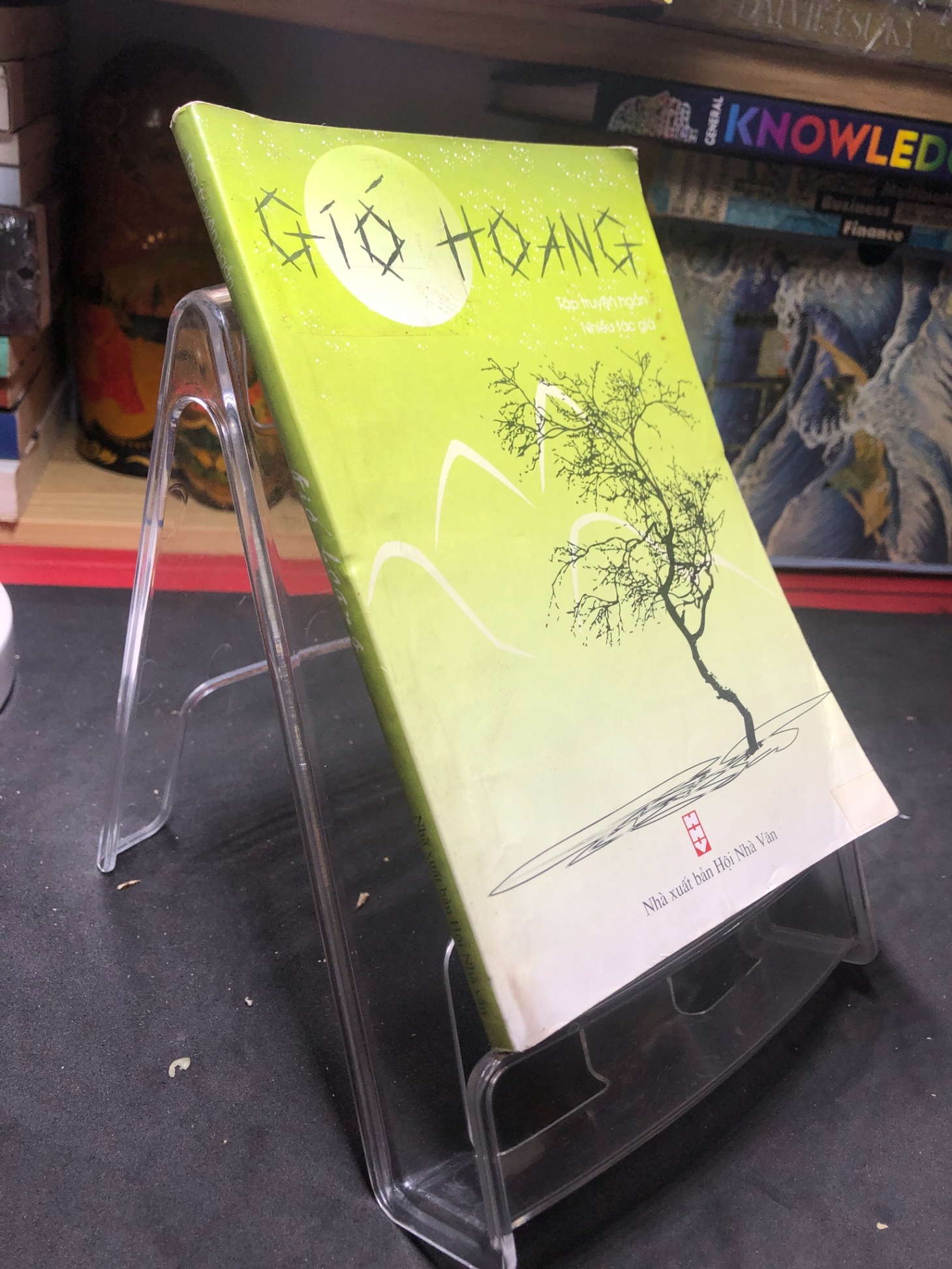 Gió hoang 2010 mới 70% ố bẩn nhẹ Nhiều tác giả HPB0906 SÁCH VĂN HỌC (NSX) (NSX)