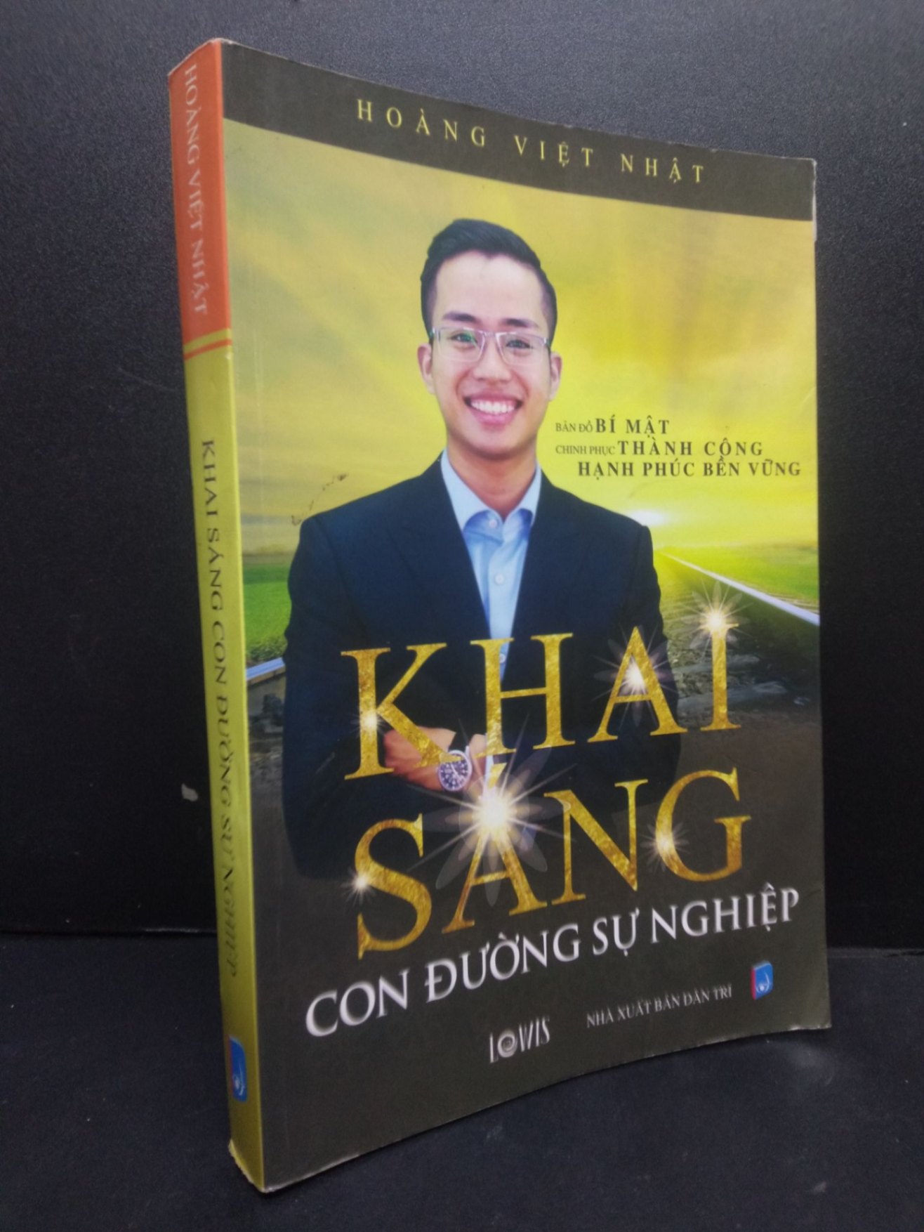 Khai sáng con đường sự nghiệp mới 80% bẩn nhẹ 2017 HCM2105 Hoàng Việt Nhật SÁCH KỸ NĂNG (NSX)