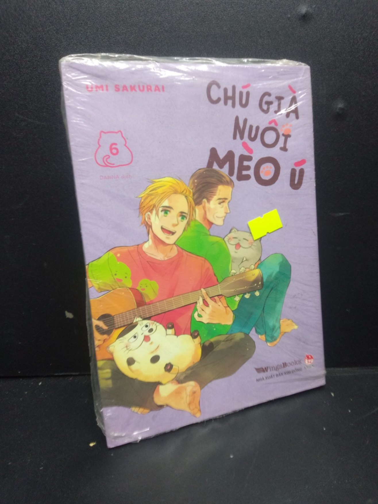 Chú già nuôi mèo ú 6 (có seal) mới 80% ố nhẹ HCM2405 Umi Sakurai TRUYỆN TRANH (NSX)