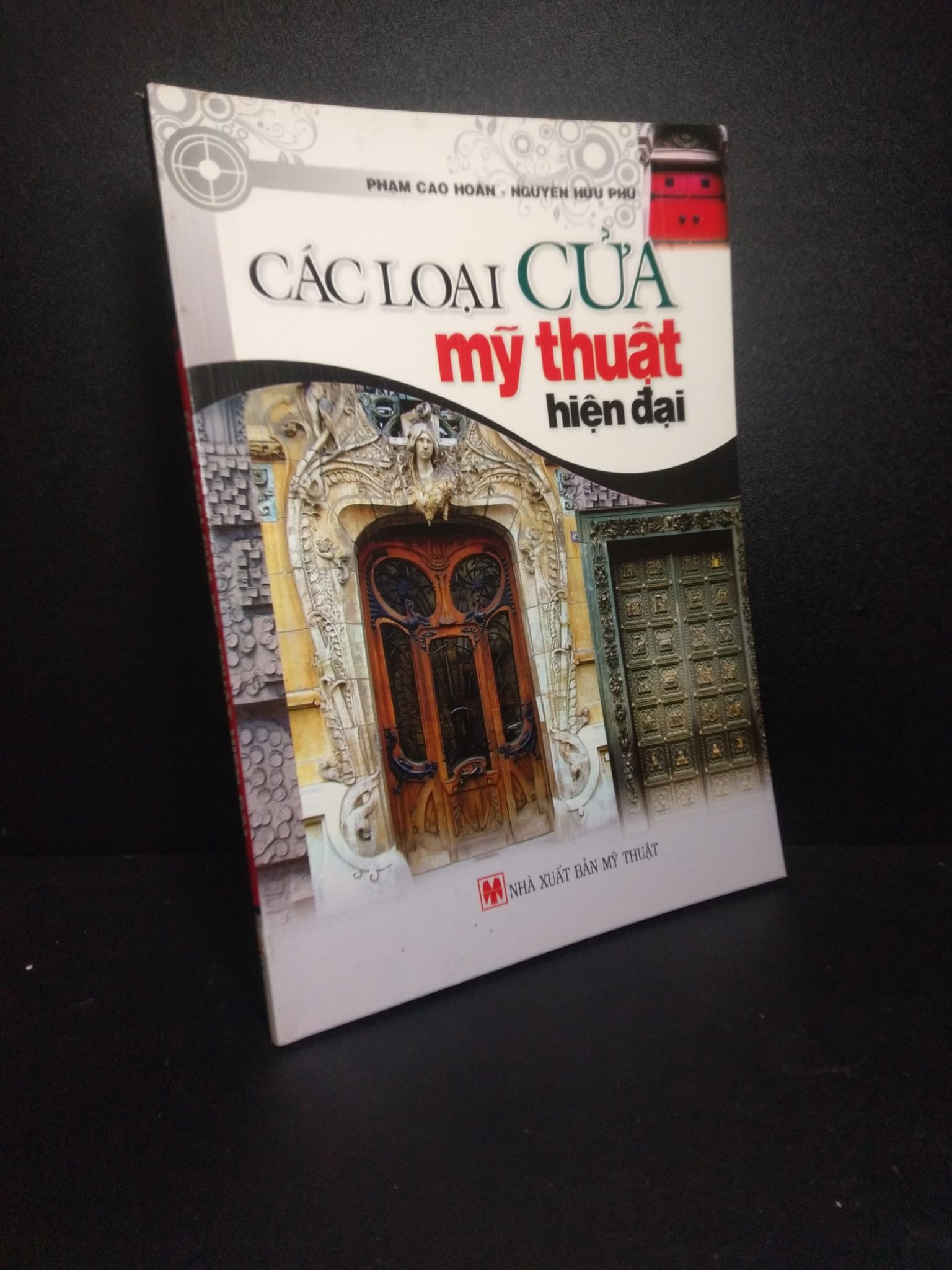 Các loại cửa mỹ thuật hiện đại 2009 mới 90% HCM2609
