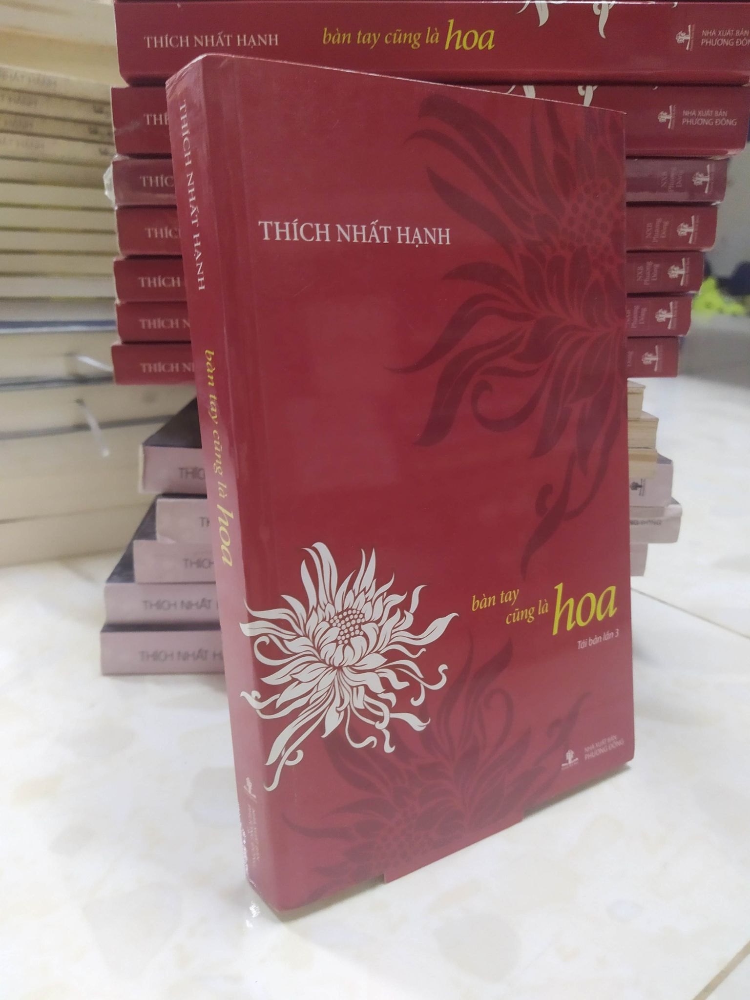 Bàn tay cũng là hoa Thích Nhất Hạnh mới 90% HCM0803 (NSX)