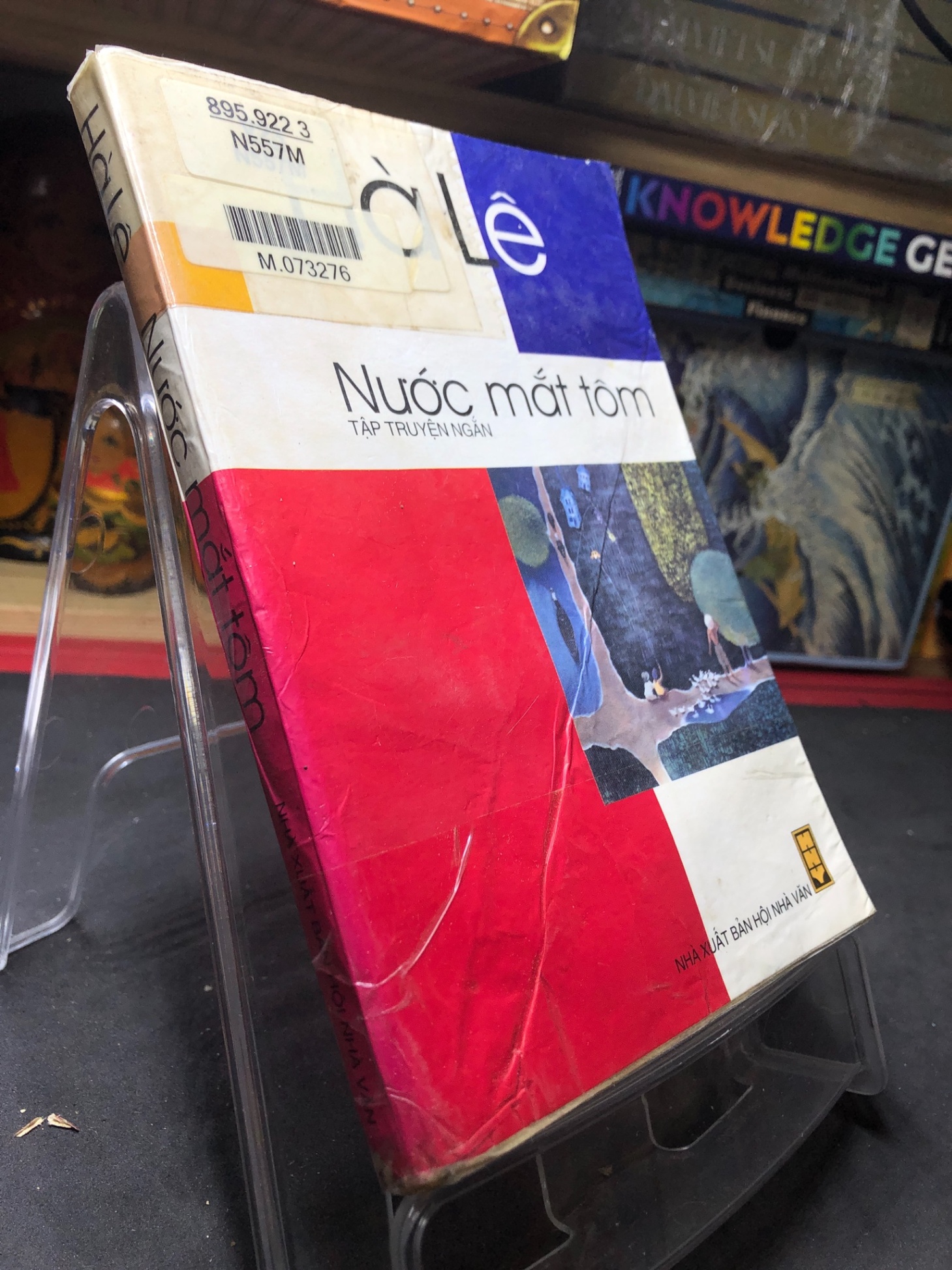 Nước mắt tôm 2005 mới 60% ố bẩn nhẹ Hà Lê HPB0906 SÁCH VĂN HỌC (NSX)