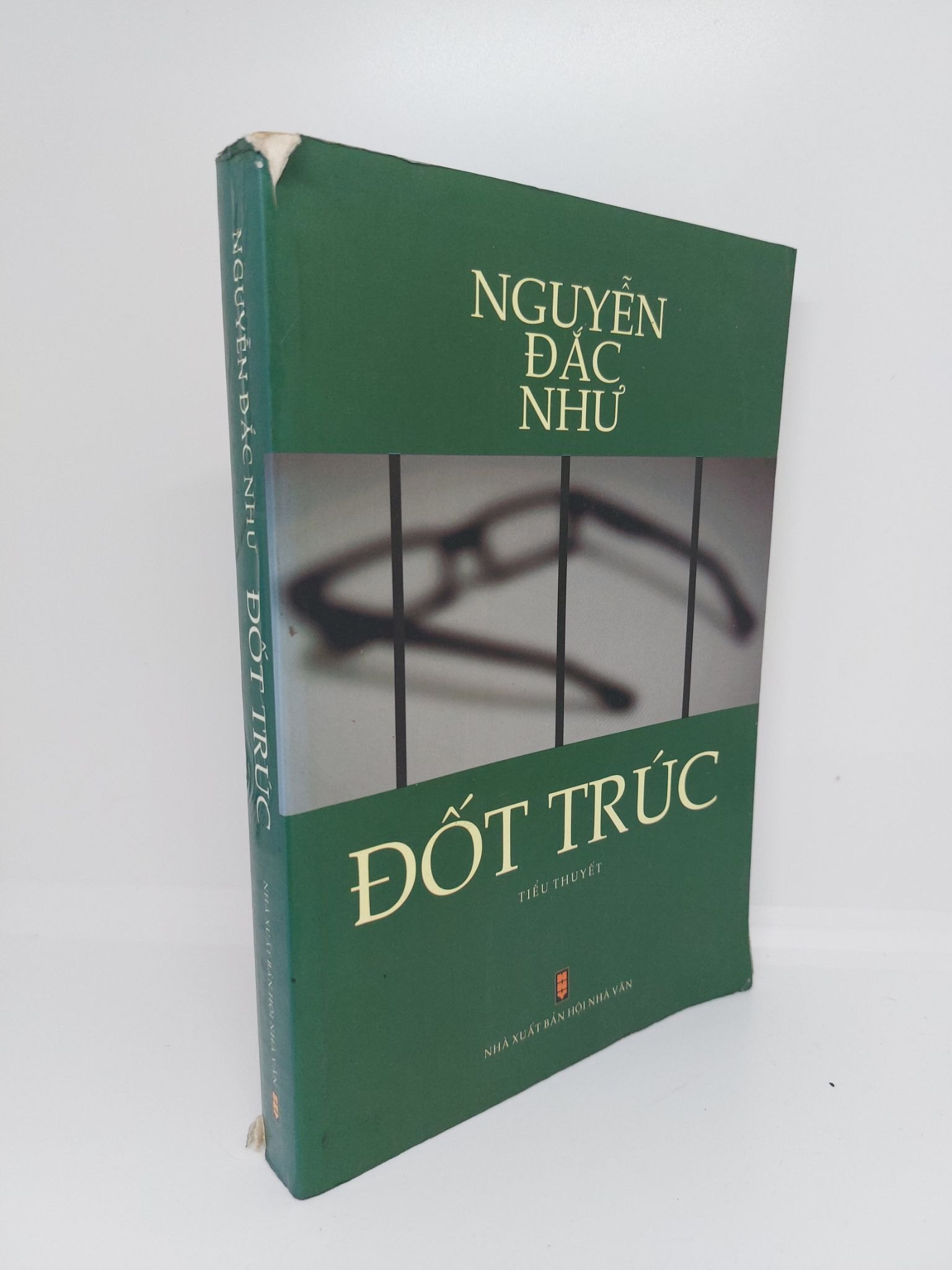 Đốt trúc mới 80% 2014 rách gáy HCM0809 (NSX)