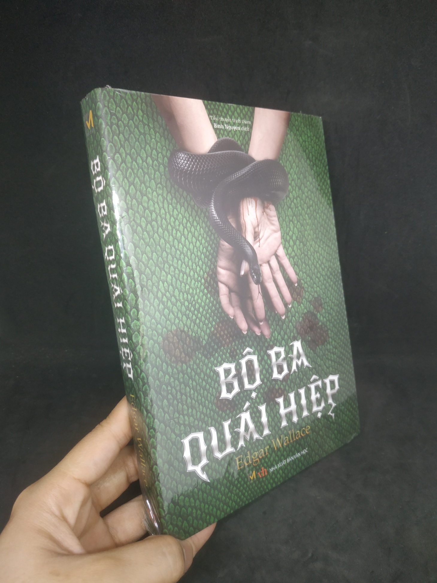 Bộ ba quái hiệp 100% HCM0202