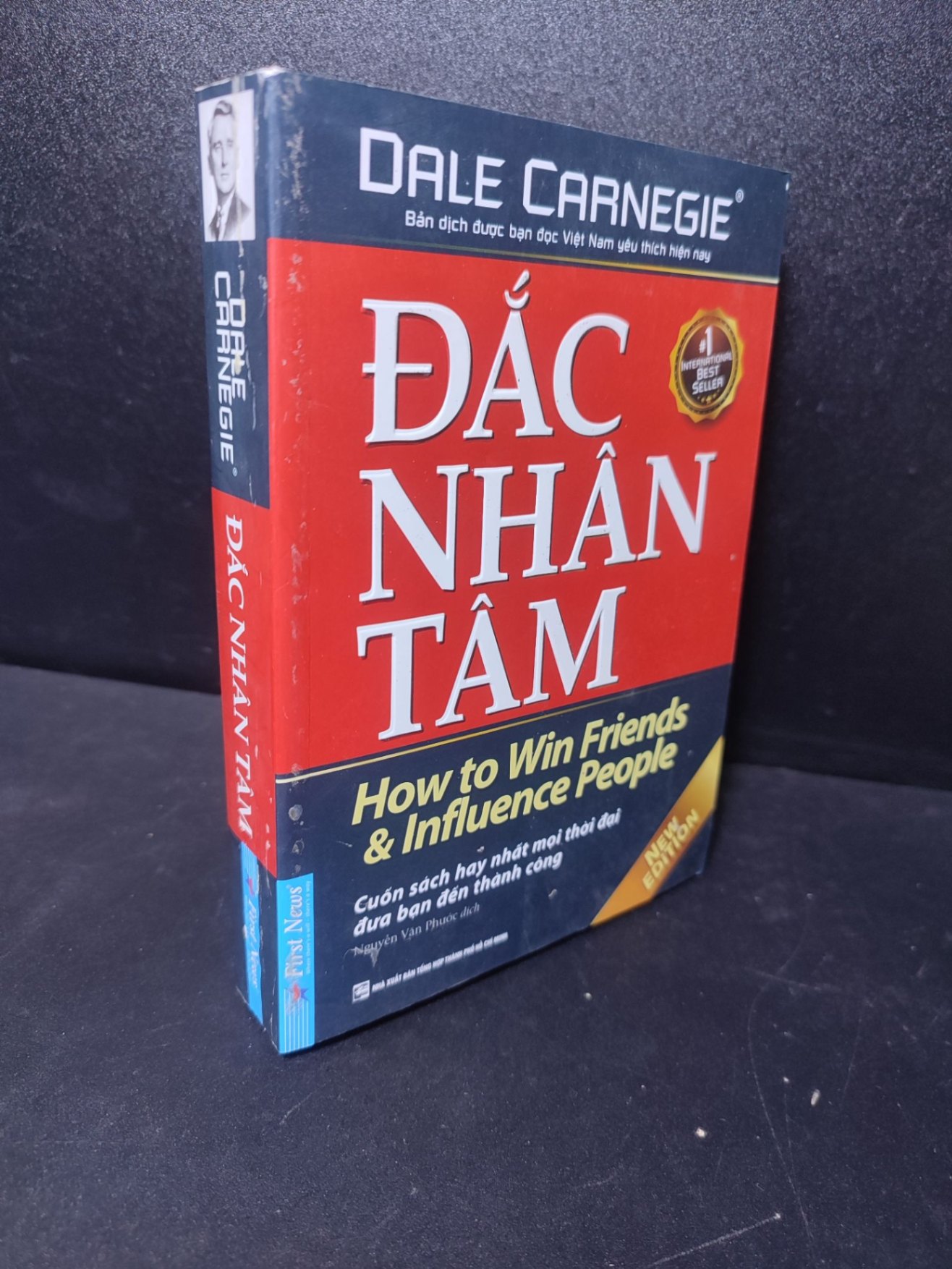 Đắc Nhân Tâm Dale Carnegie 2020 (Khổ Nhỏ) mới 80% ố, bẩn bìa, tróc gáy, mộc đỏ HCM2301 kỹ năng