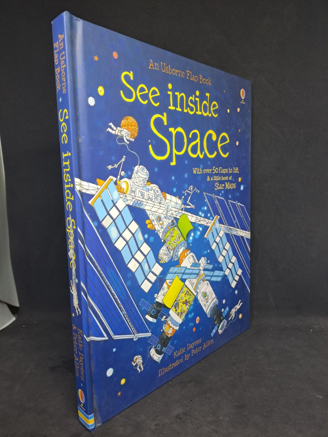 See inside Space mới 90% sách màu HCM2007