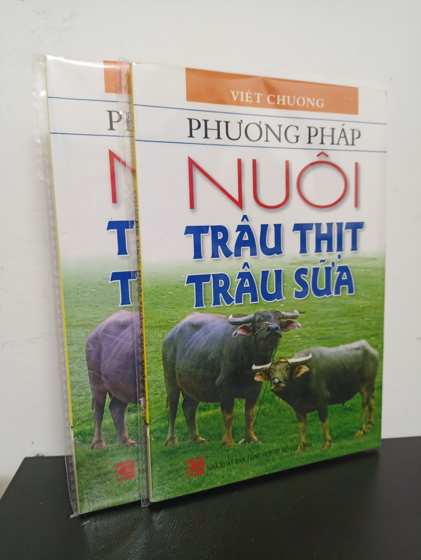 Phương Pháp Nuôi Trâu Thịt Trâu Sữa - Việt Chương New 100% HCM.ASB0901