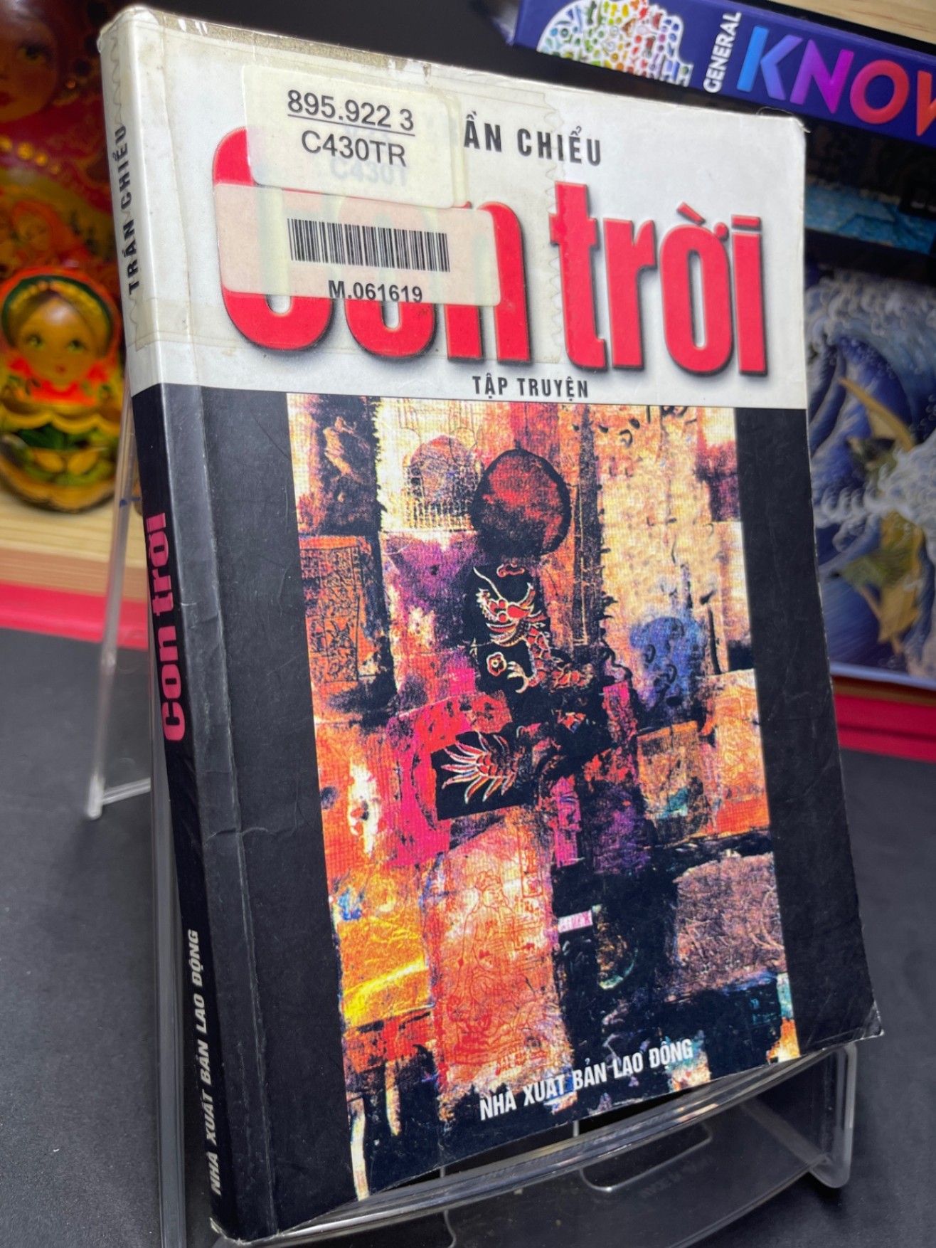 Con trời 2001 mới 70% ố bẩn nhẹ Trần Chiểu HPB0906 SÁCH VĂN HỌC (NSX)