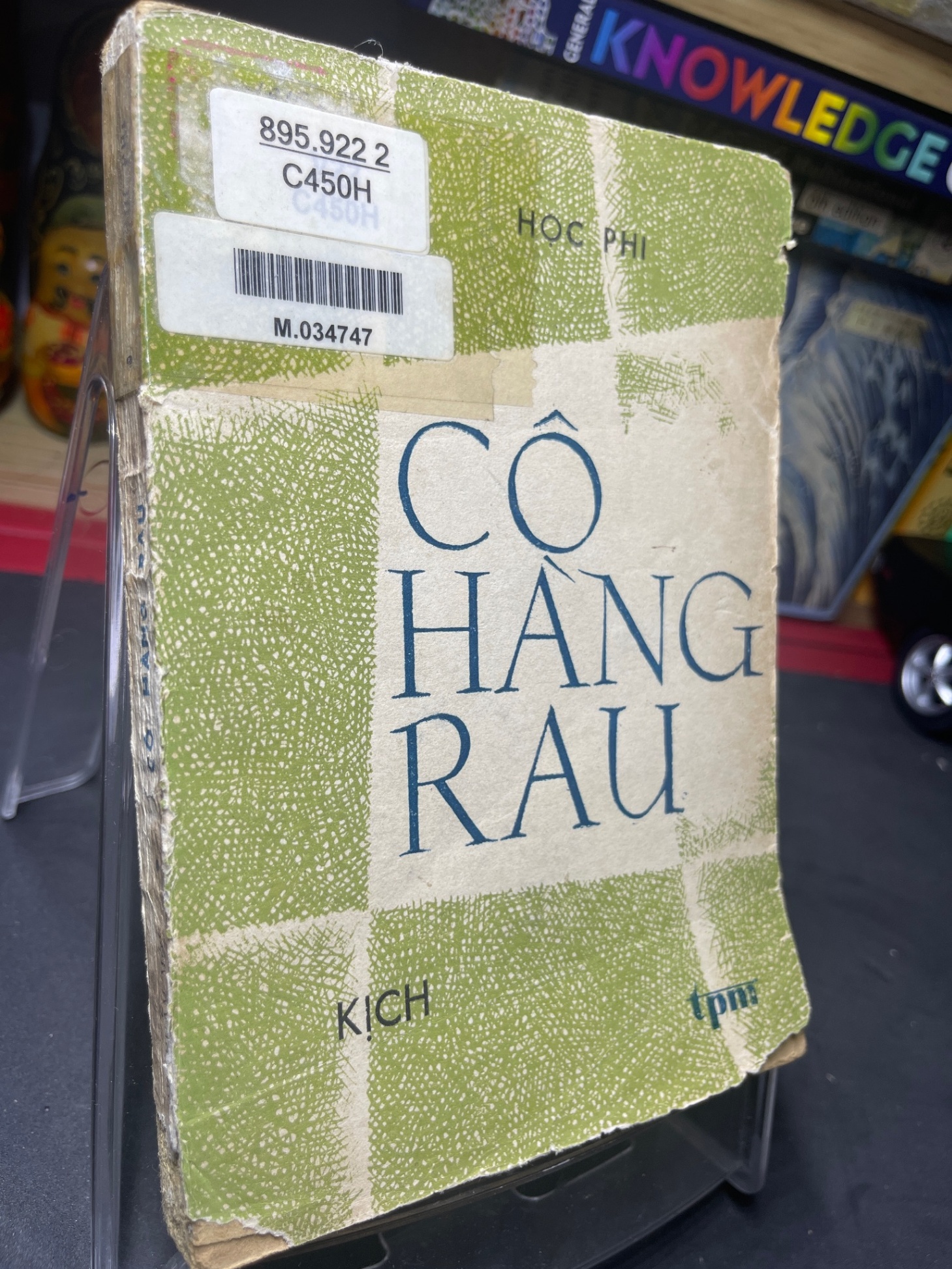 Cô hàng rau 1984 mới 60% ố vàng Học Phi HPB0906 SÁCH VĂN HỌC (NSX)