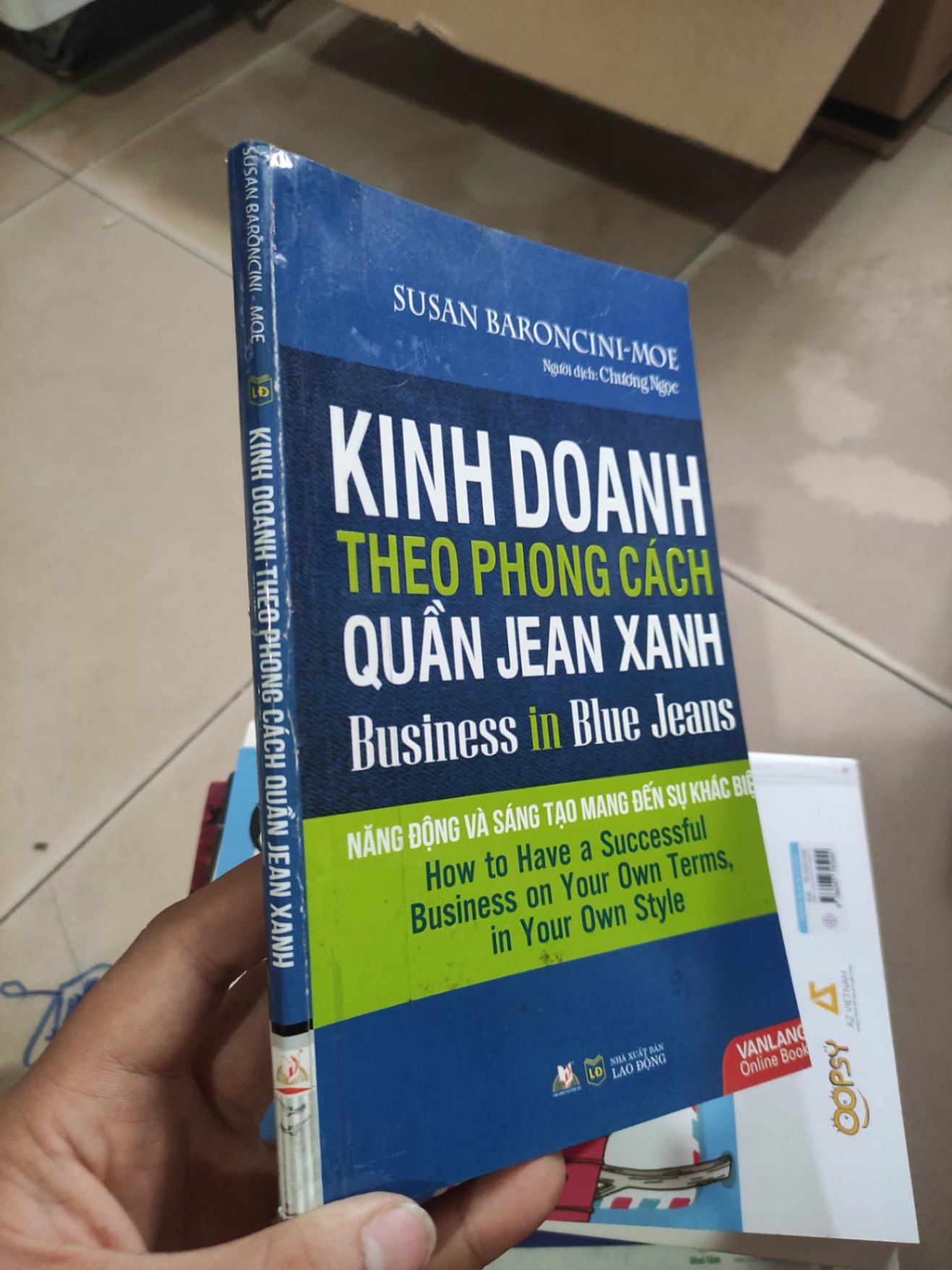 Kinh doanh theo phong cách quần jean xanhHCM01/03