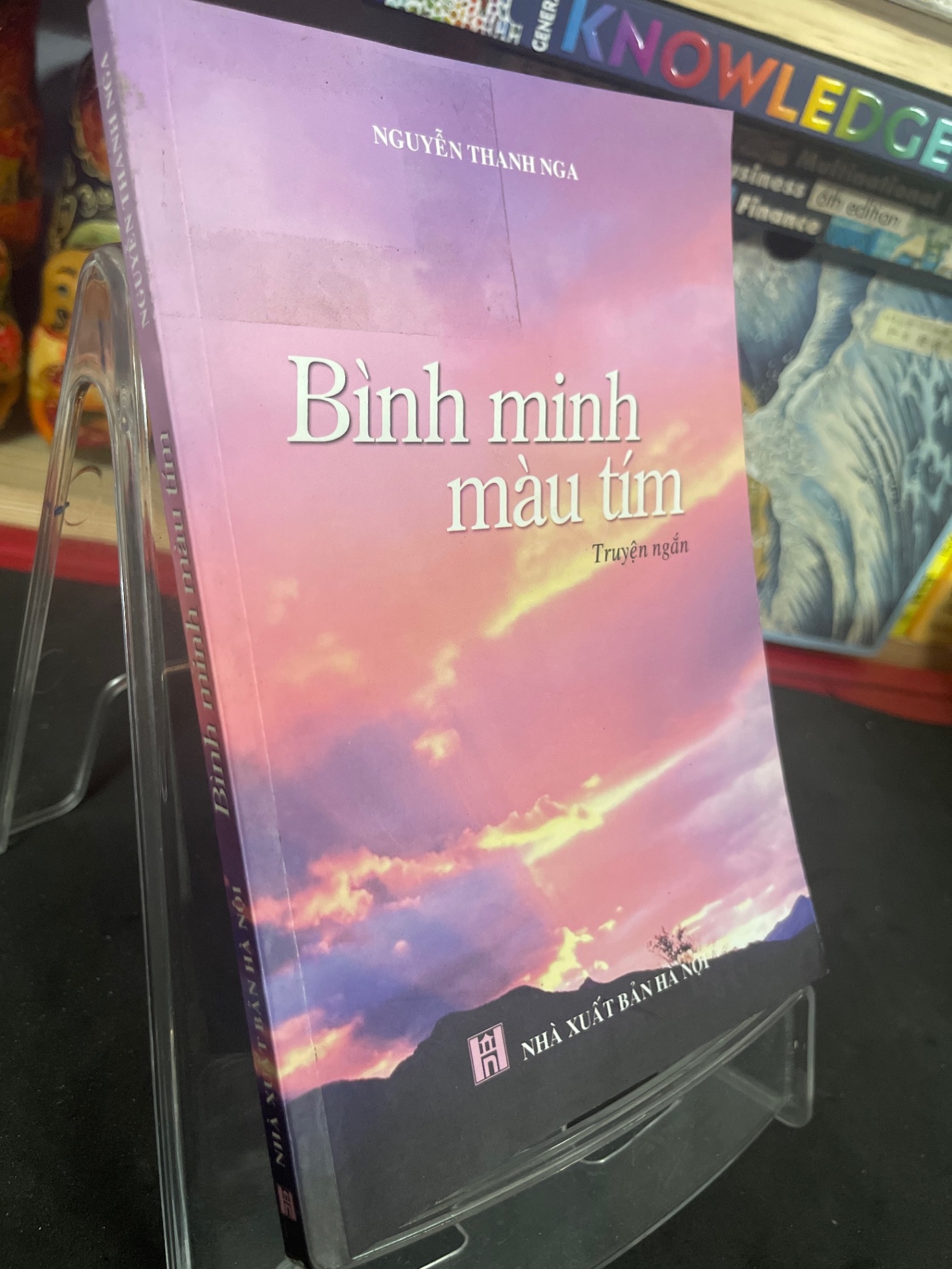 Bình minh màu tím 2011 mới 70% ố bẩn nhẹ Nguyễn Thanh Nga HPB0906 SÁCH VĂN HỌC (NSX)