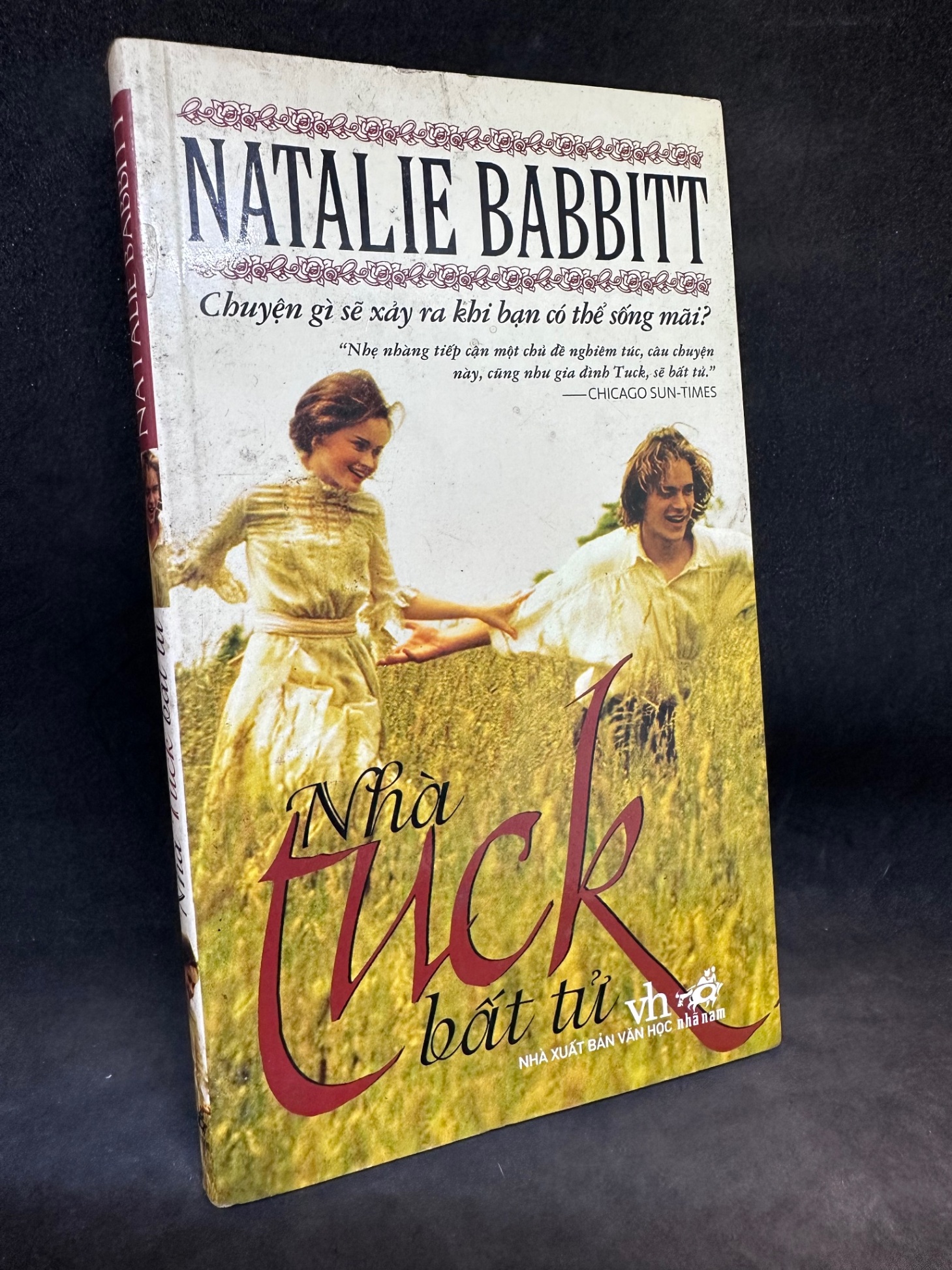 Nhà Tuck bất tử - Chuyện gì xảy ra khi bạn có thể sống mãi, Natalie Babbitt, mới 80% (ố vàng), 2009 SBM.VH0812 (NSX)