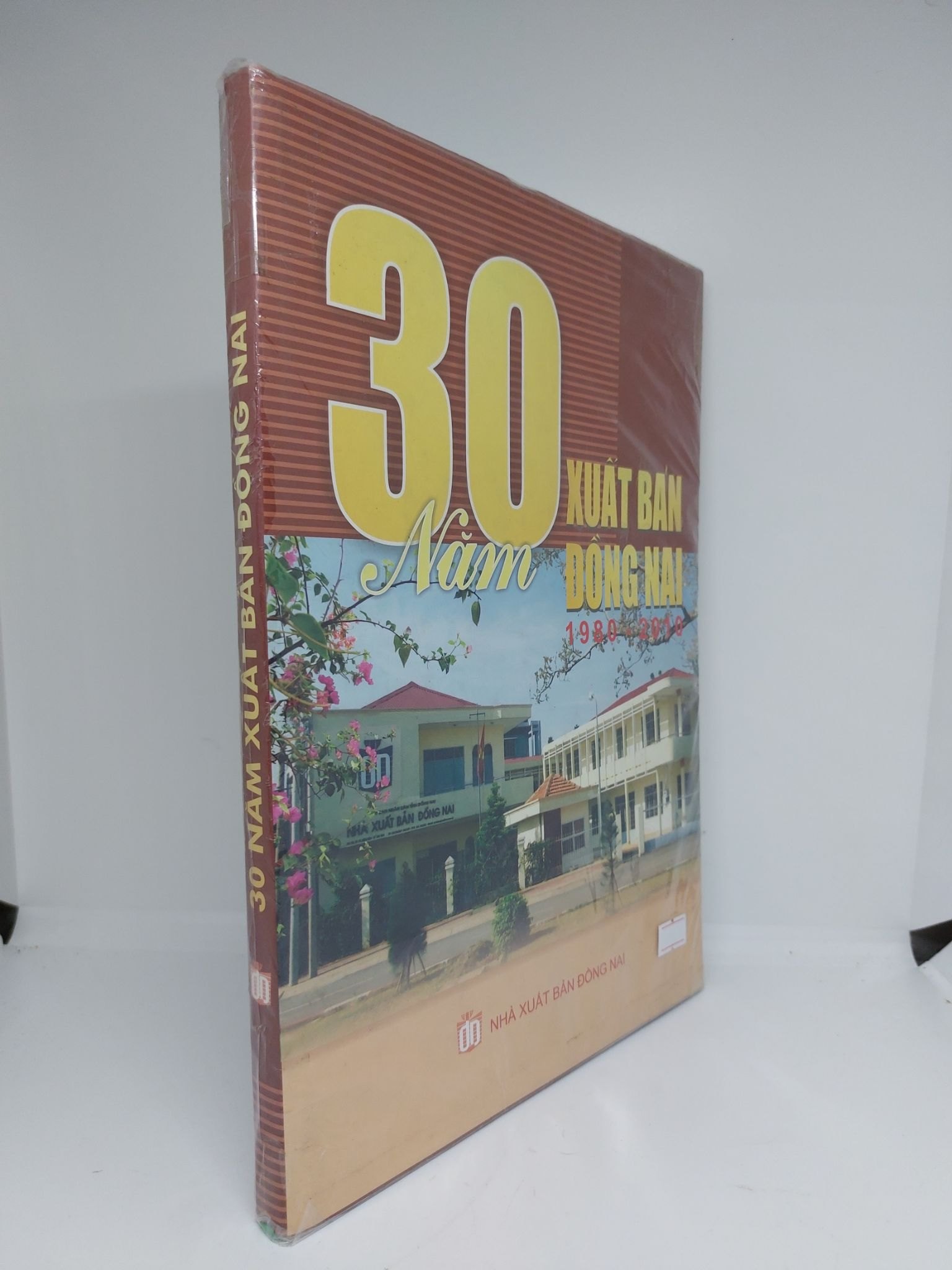 30 Năm xuất bản Đồng Nai 1980 - 2010 mới 80% bìa cứng HCM.ANTQ1409 (NSX)