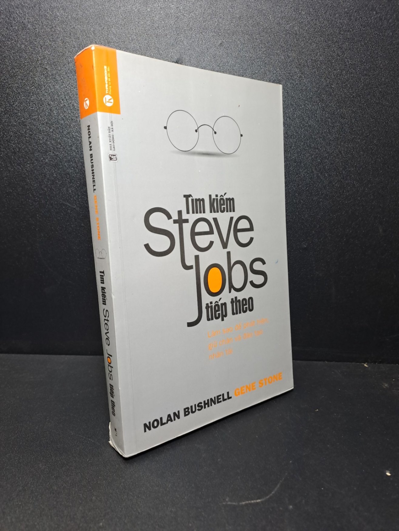 Tìm kiếm Steve Jobs tiếp theo Gene Stone 2014 mới 80% chóc gáy HCM0809 (NSX)