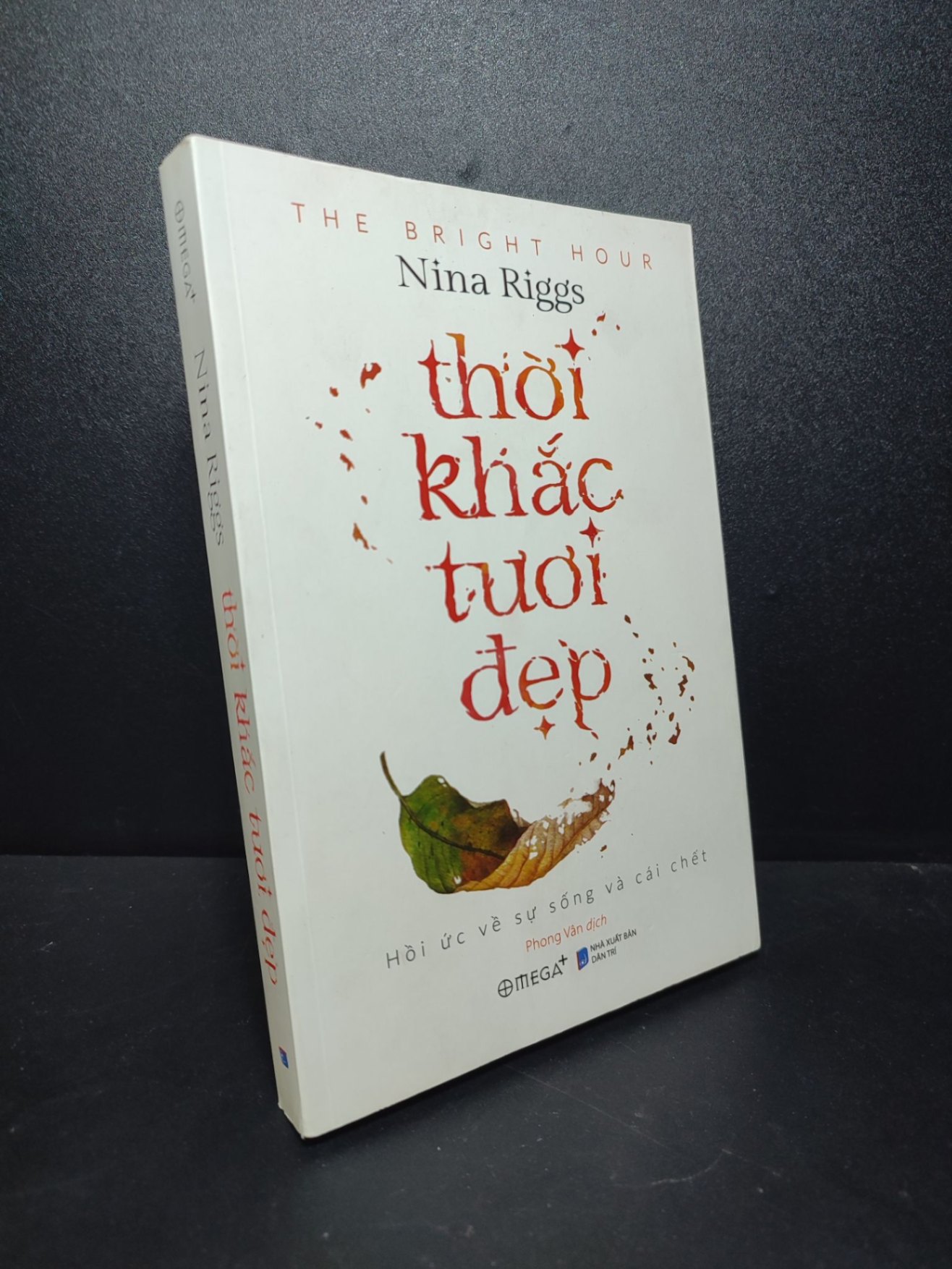 Thời khắc tươi đẹp Nina Riggs 2020 mới 80% hơi bẩn bìa HCM1810 (NSX) (NSX)