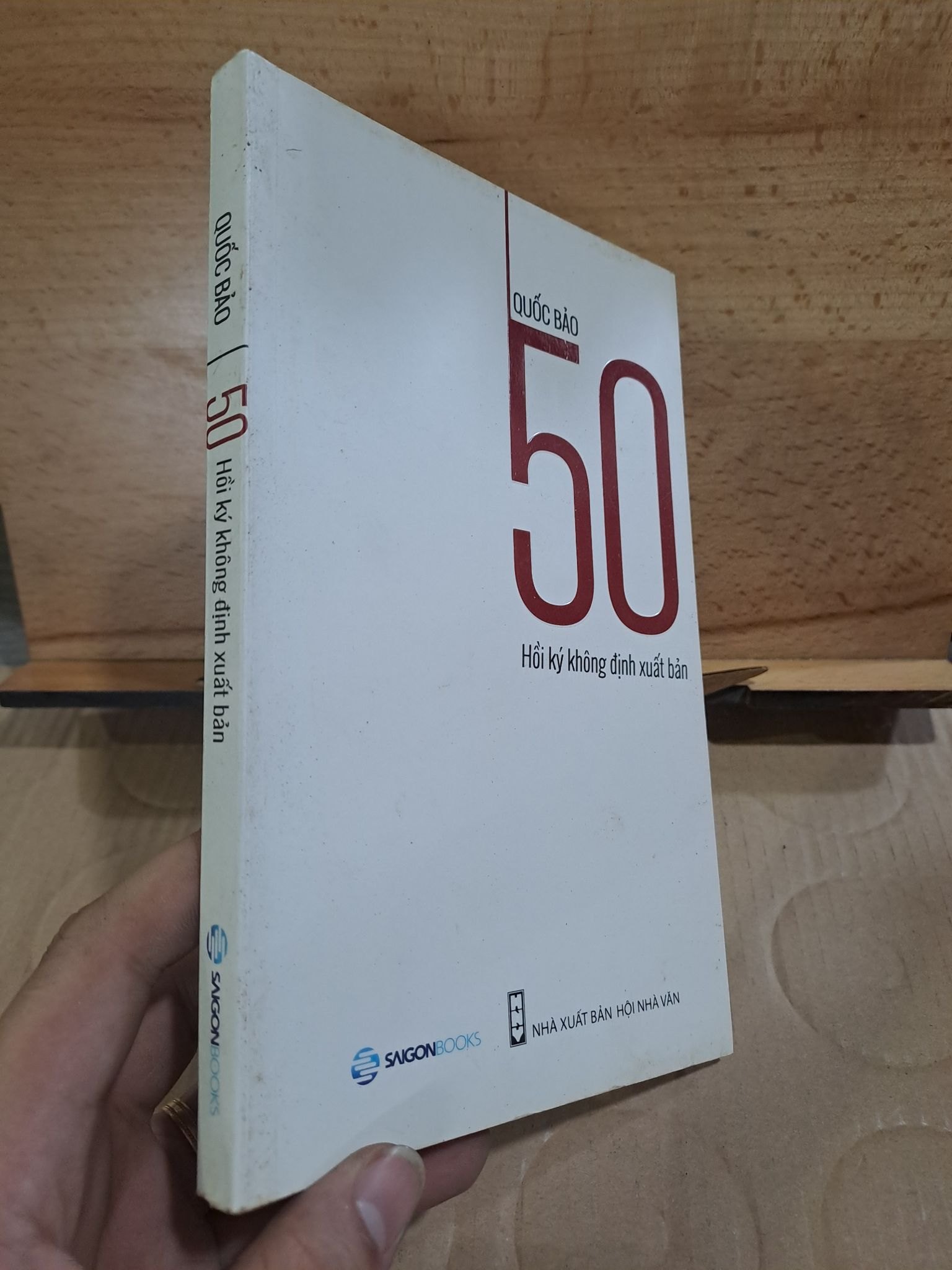 50 hồi ký không định xuất bản Quốc Bảo 2017 mới 80% HCM1406 (NSX)