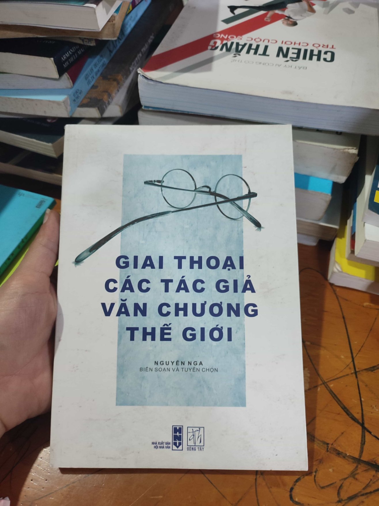 Giai thoại các tác giả văn chương thế giớiHCM01/03 (NSX)
