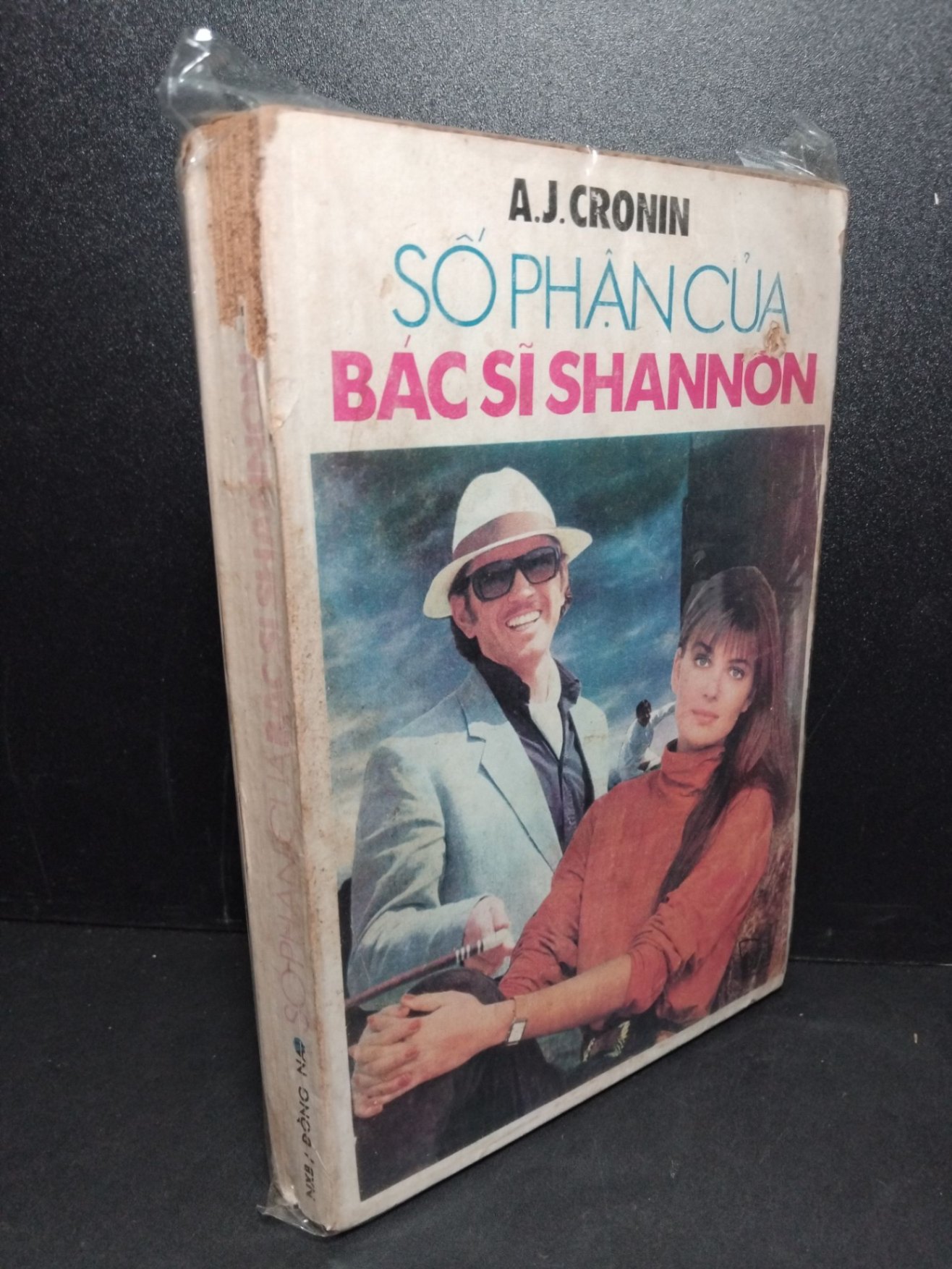 Số phận của bác sĩ Shannon mới 60% bẩn bìa, ố vàng, tróc gáy, mọt bìa A.J. Cronin HCM2603 VĂN HỌC (NSX)