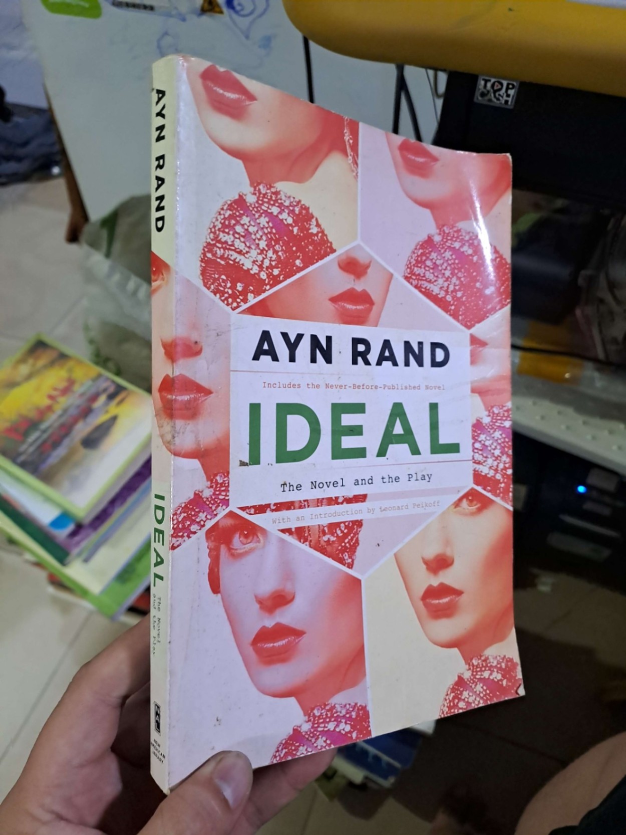IDEAL the novel and the play Ayn Rand mới 80% ố ENGLISH BOOKS HCM1809